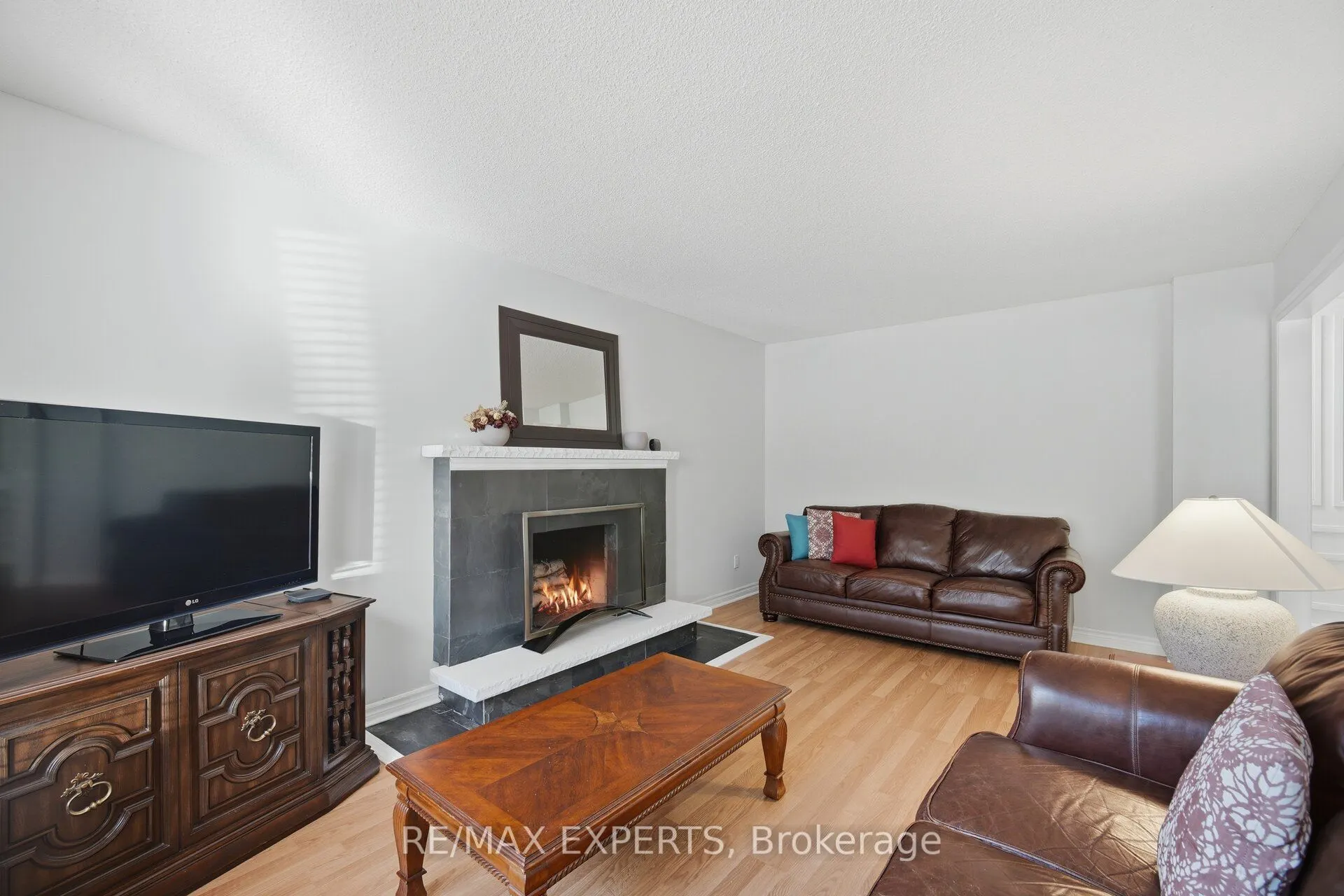 98 De Rose Avenue