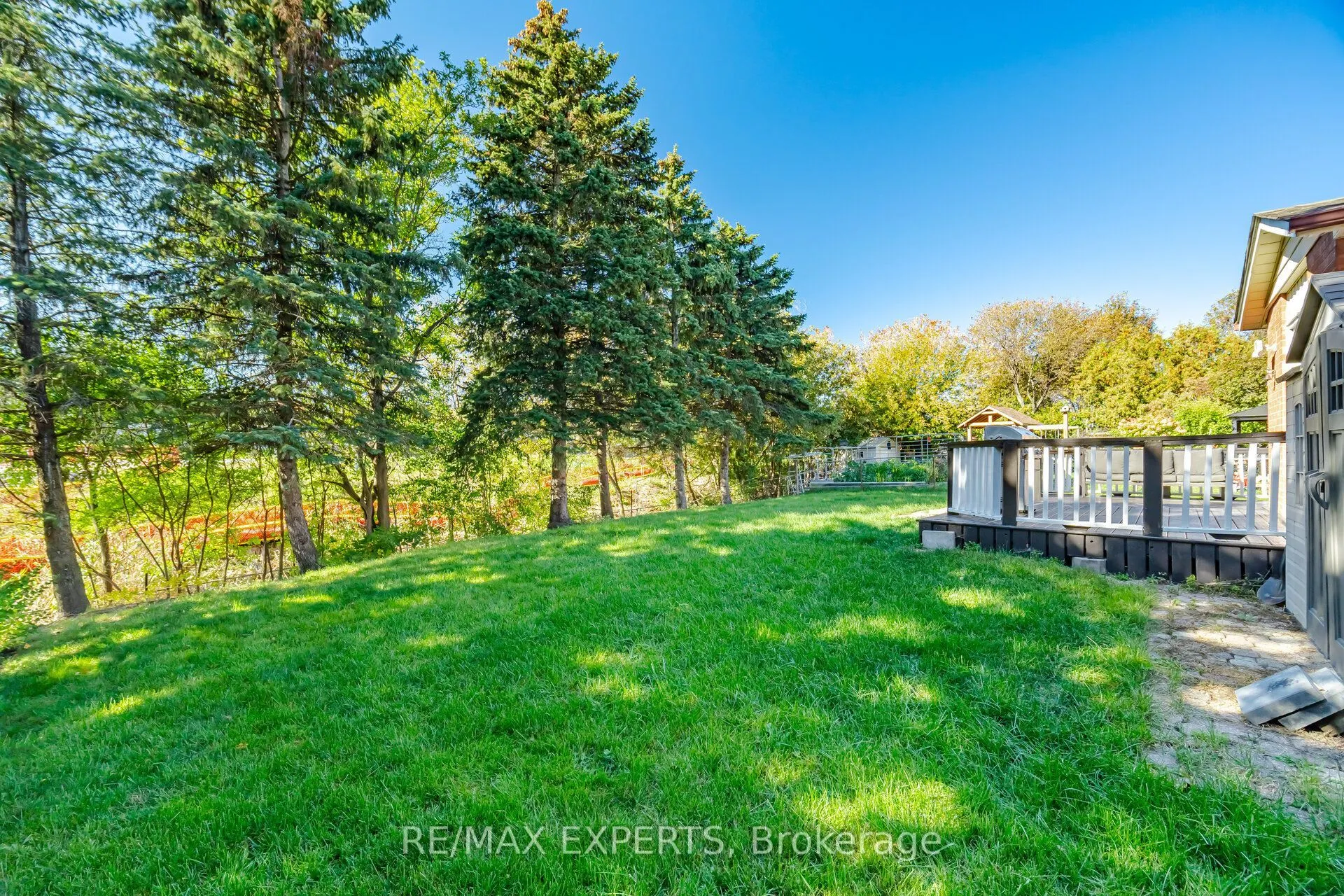 98 De Rose Avenue