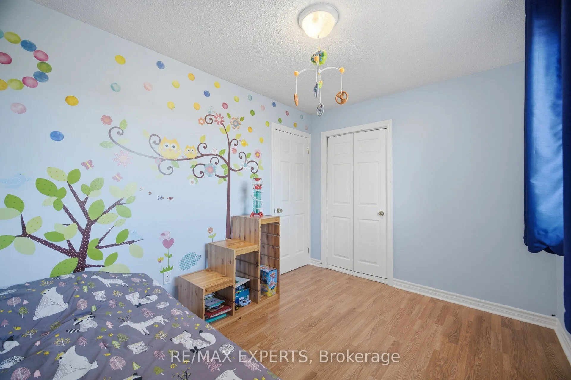 98 De Rose Avenue