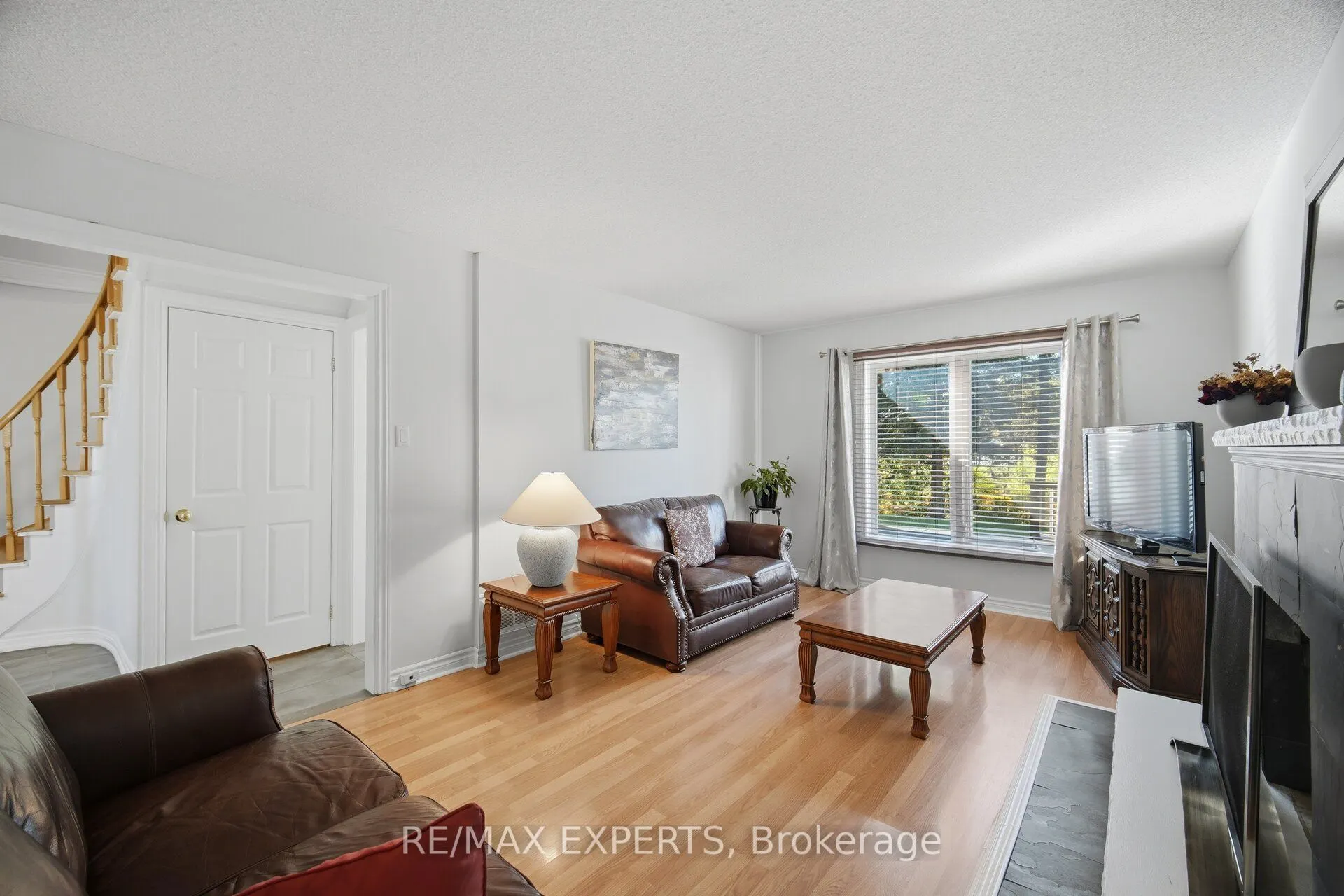98 De Rose Avenue
