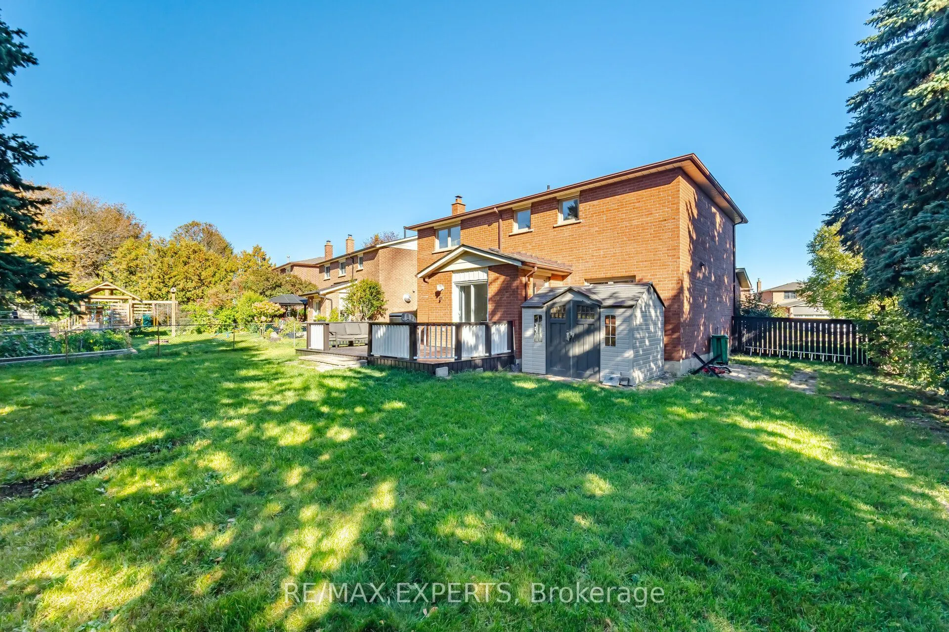98 De Rose Avenue