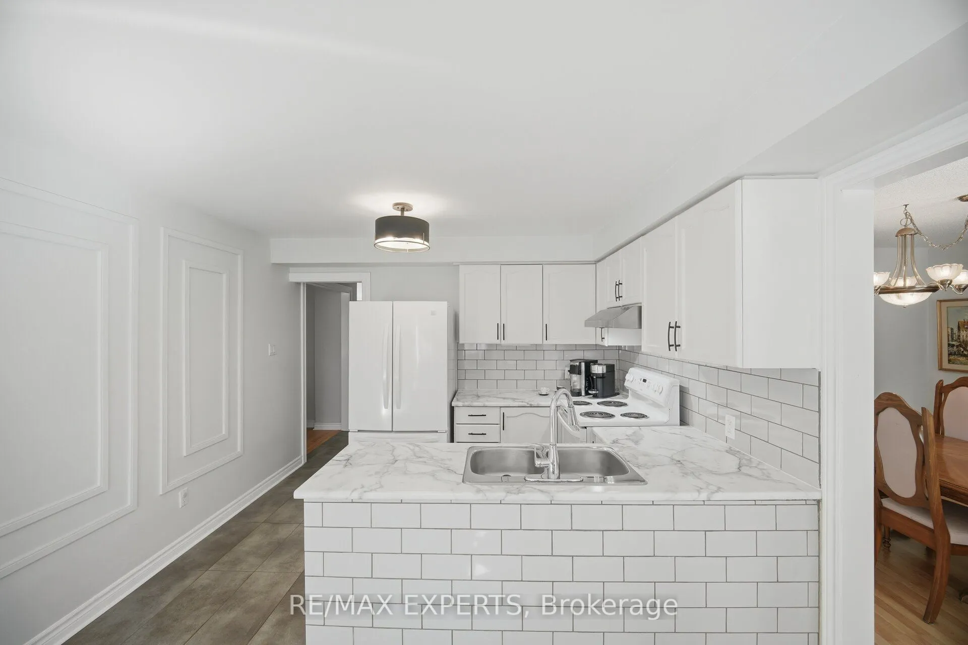 98 De Rose Avenue