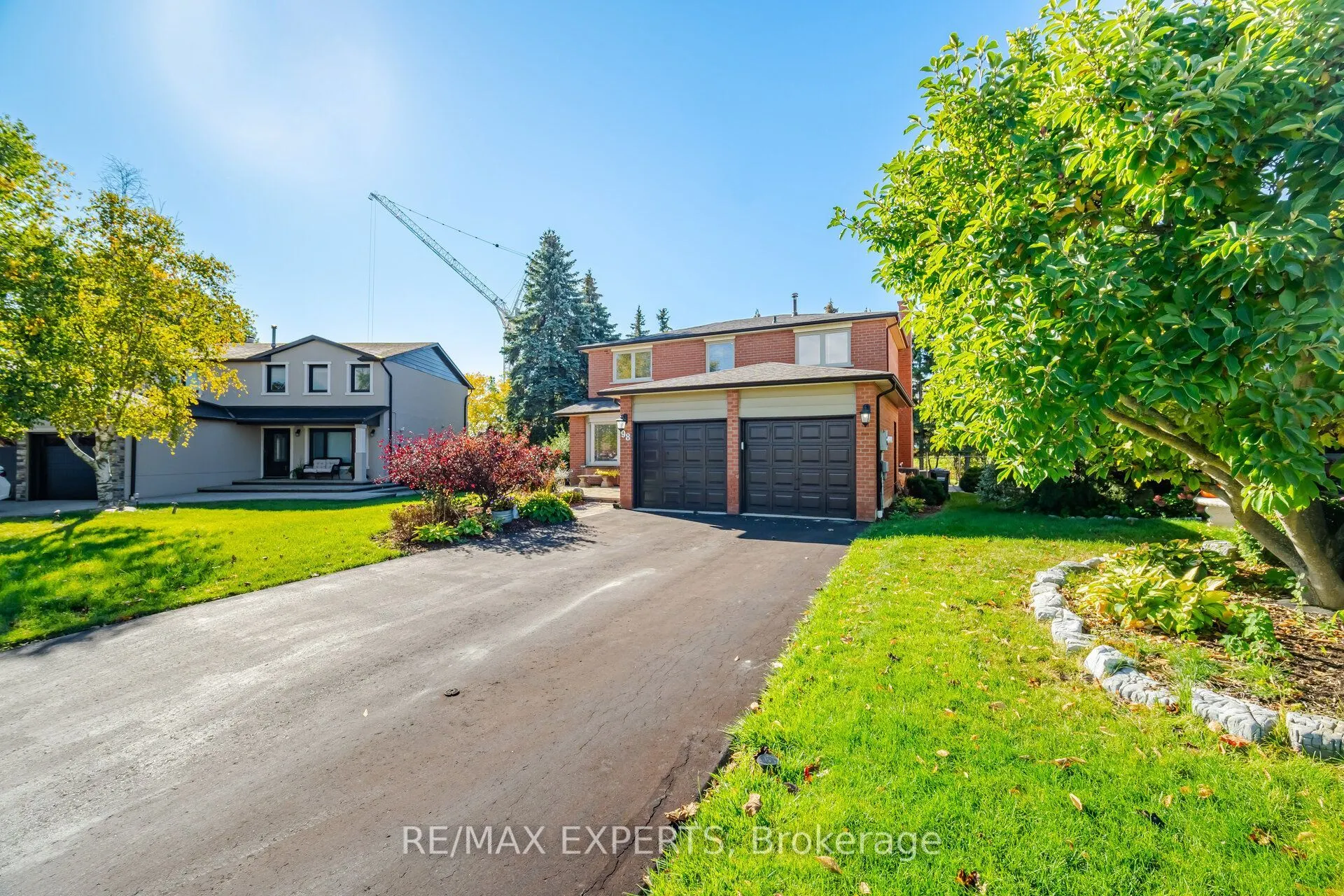 98 De Rose Avenue