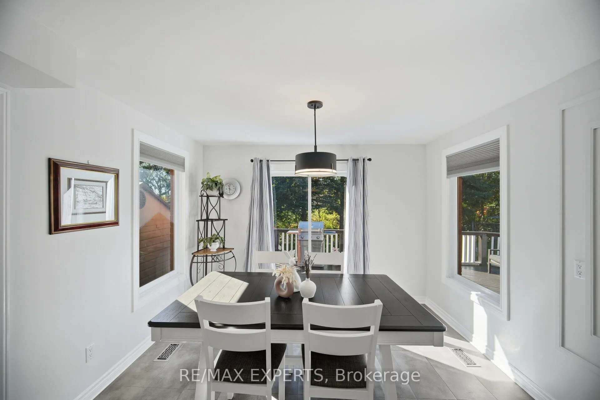 98 De Rose Avenue