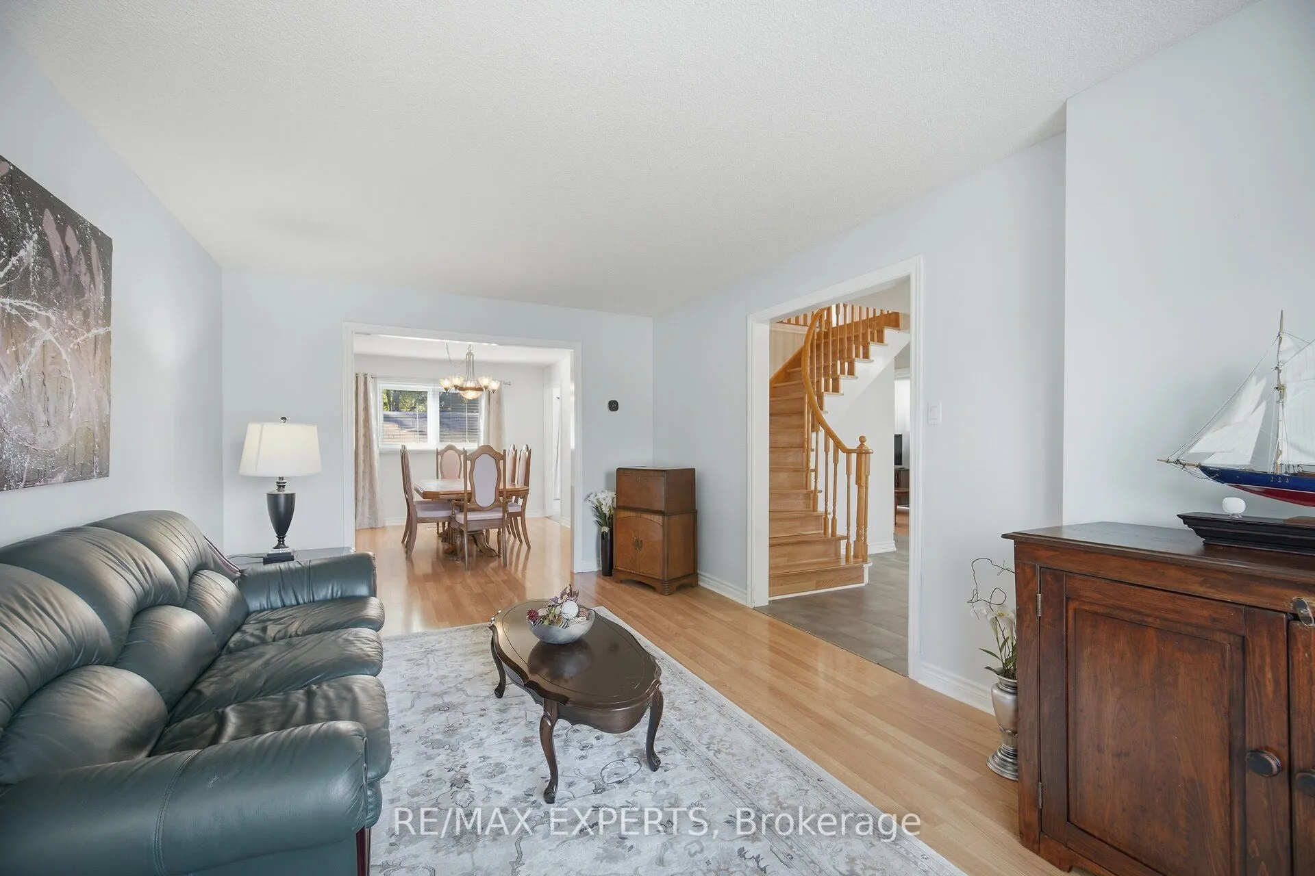98 De Rose Avenue