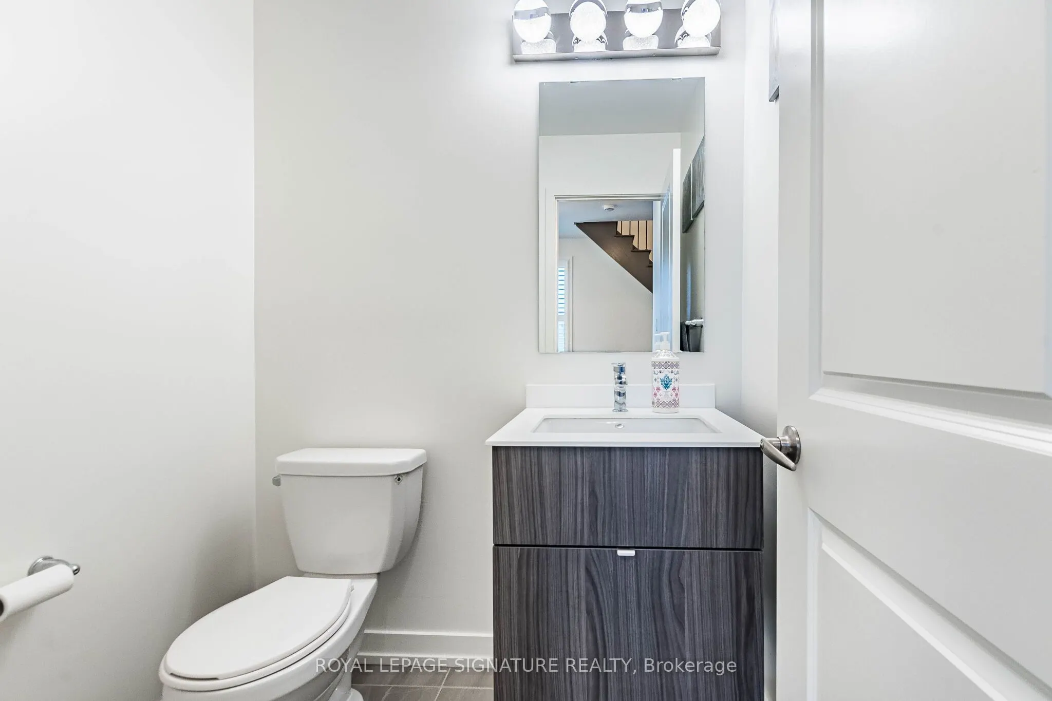 3121 Mintwood Circle