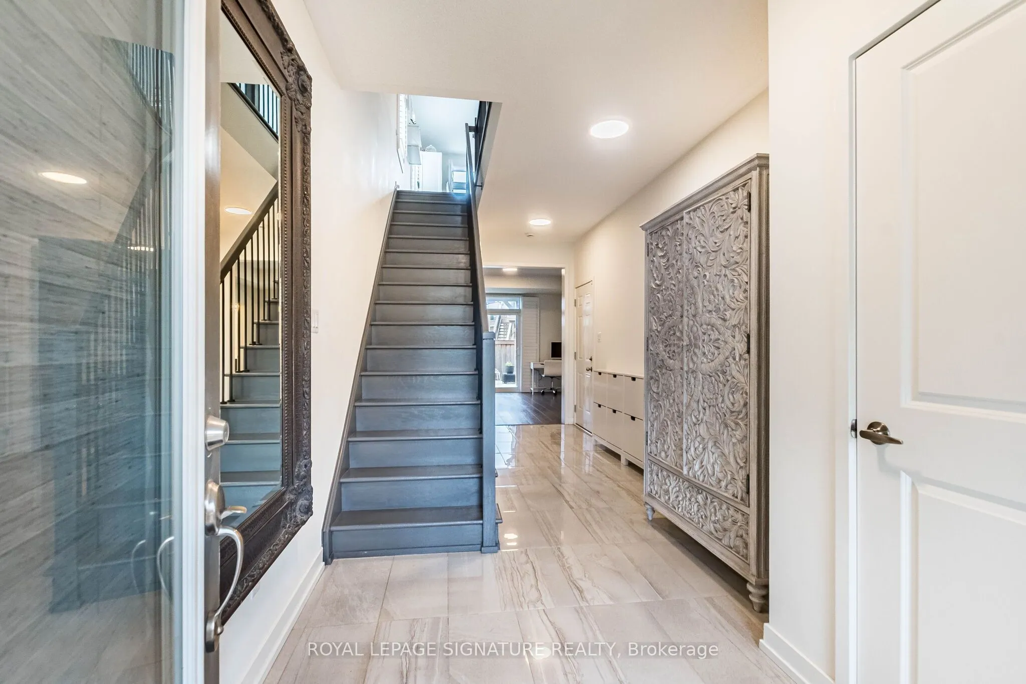3121 Mintwood Circle