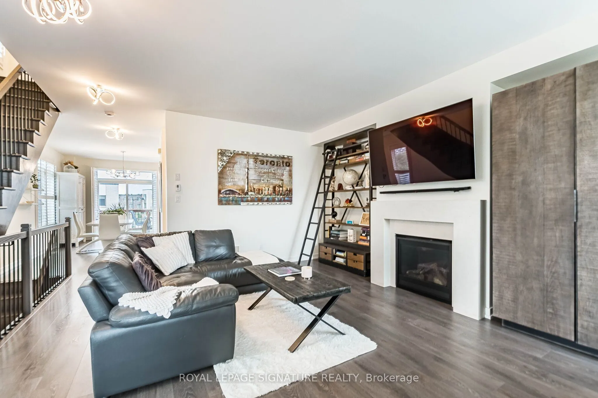 3121 Mintwood Circle