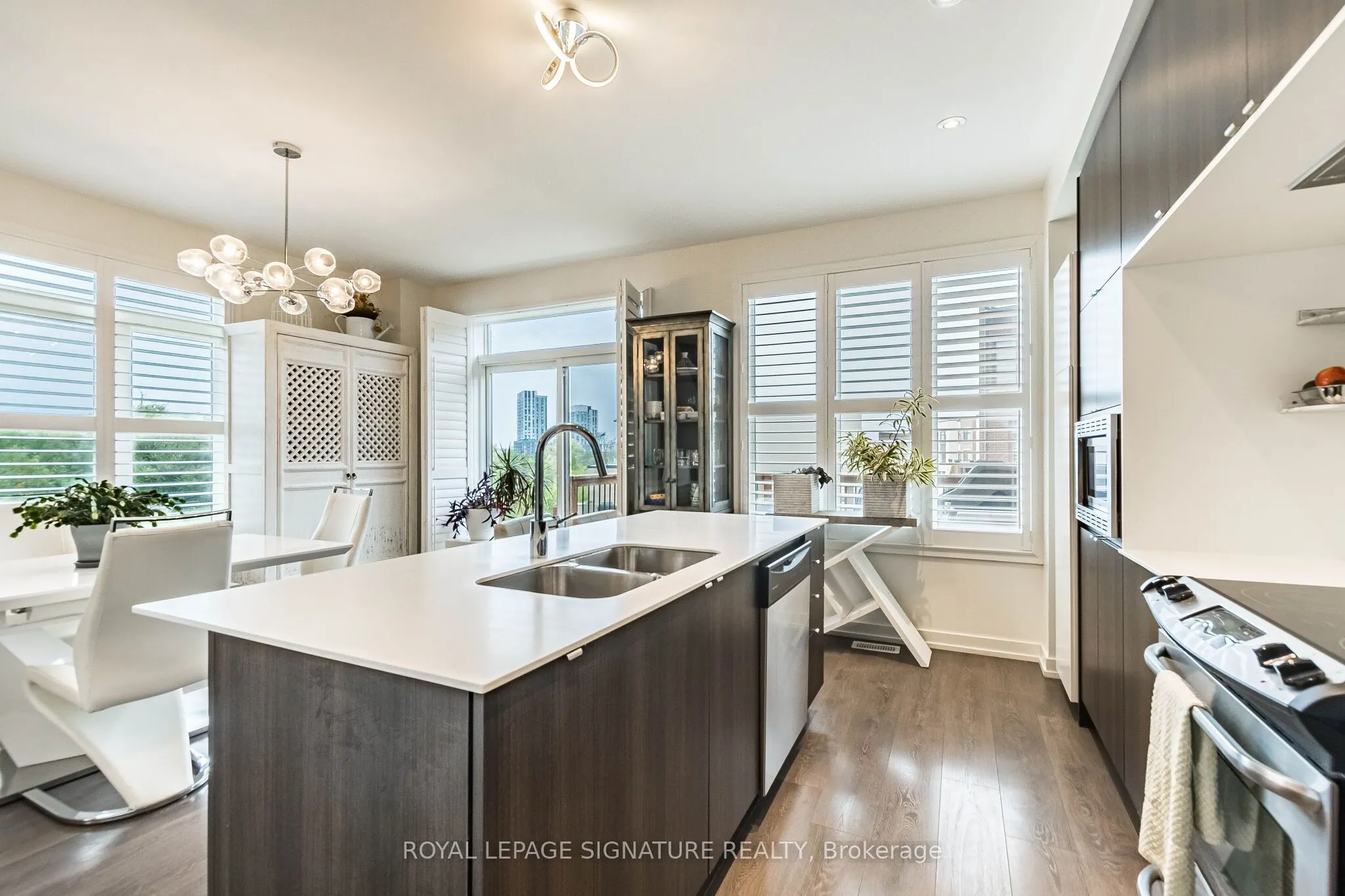 3121 Mintwood Circle
