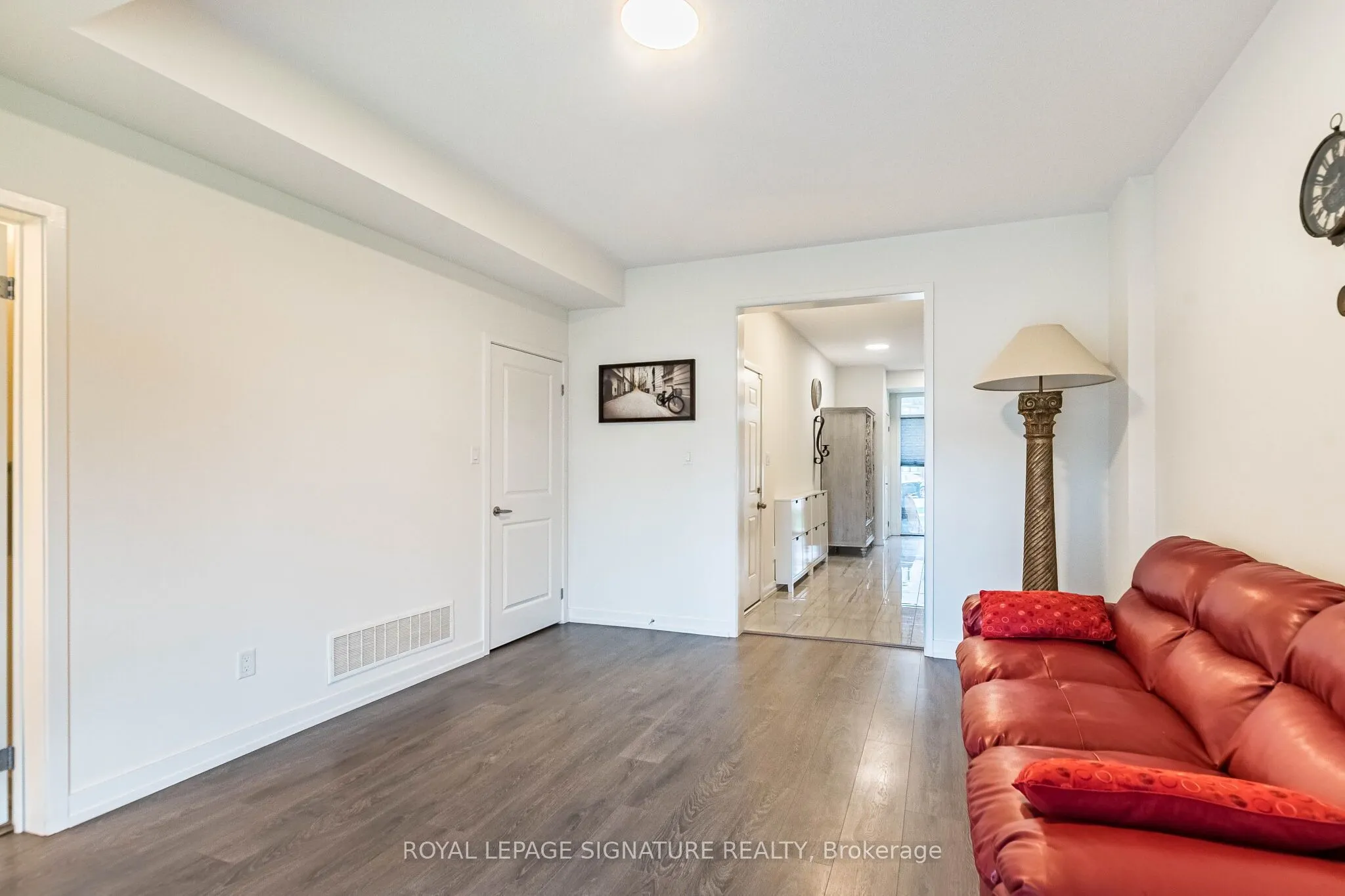 3121 Mintwood Circle