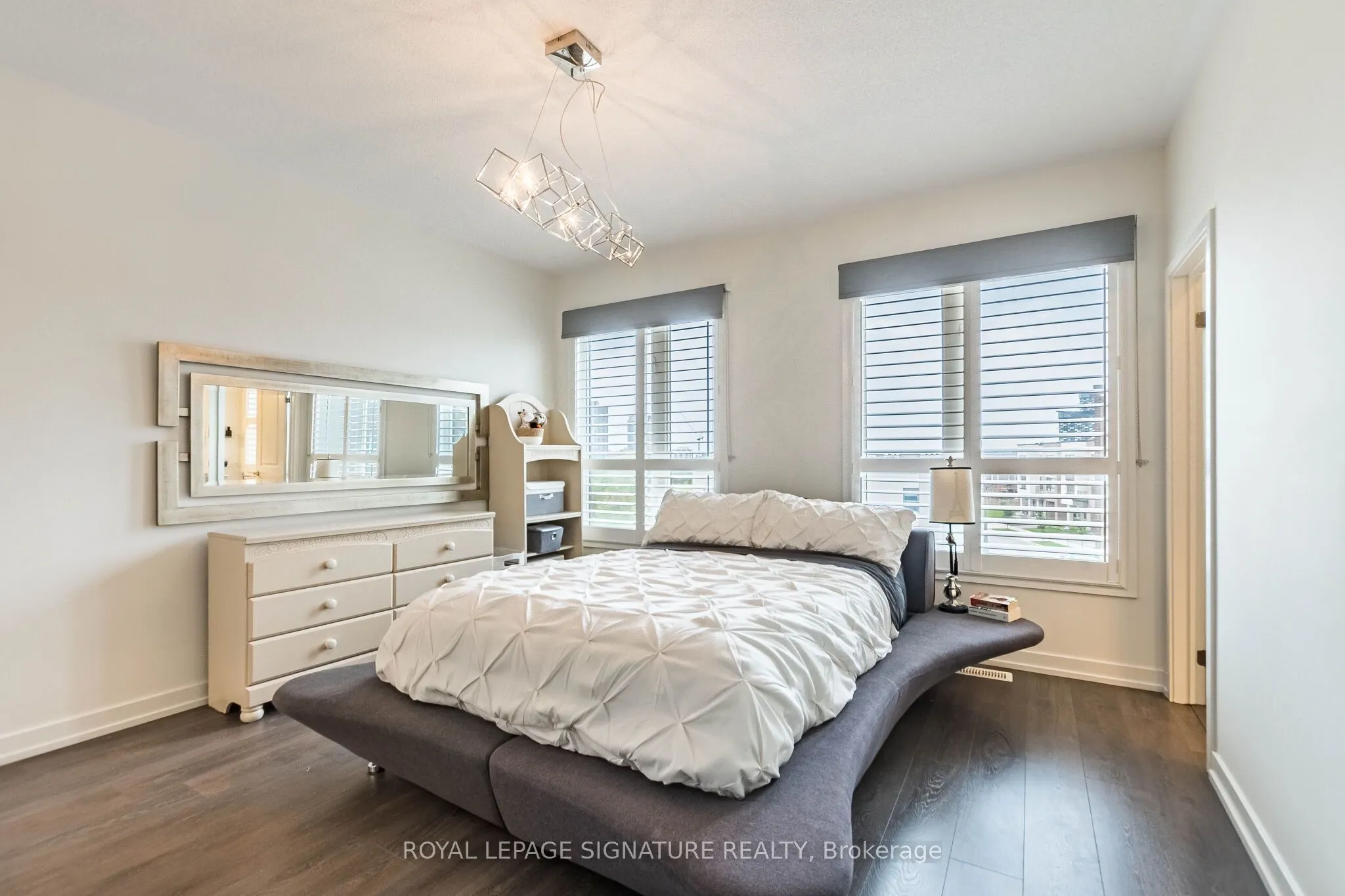 3121 Mintwood Circle
