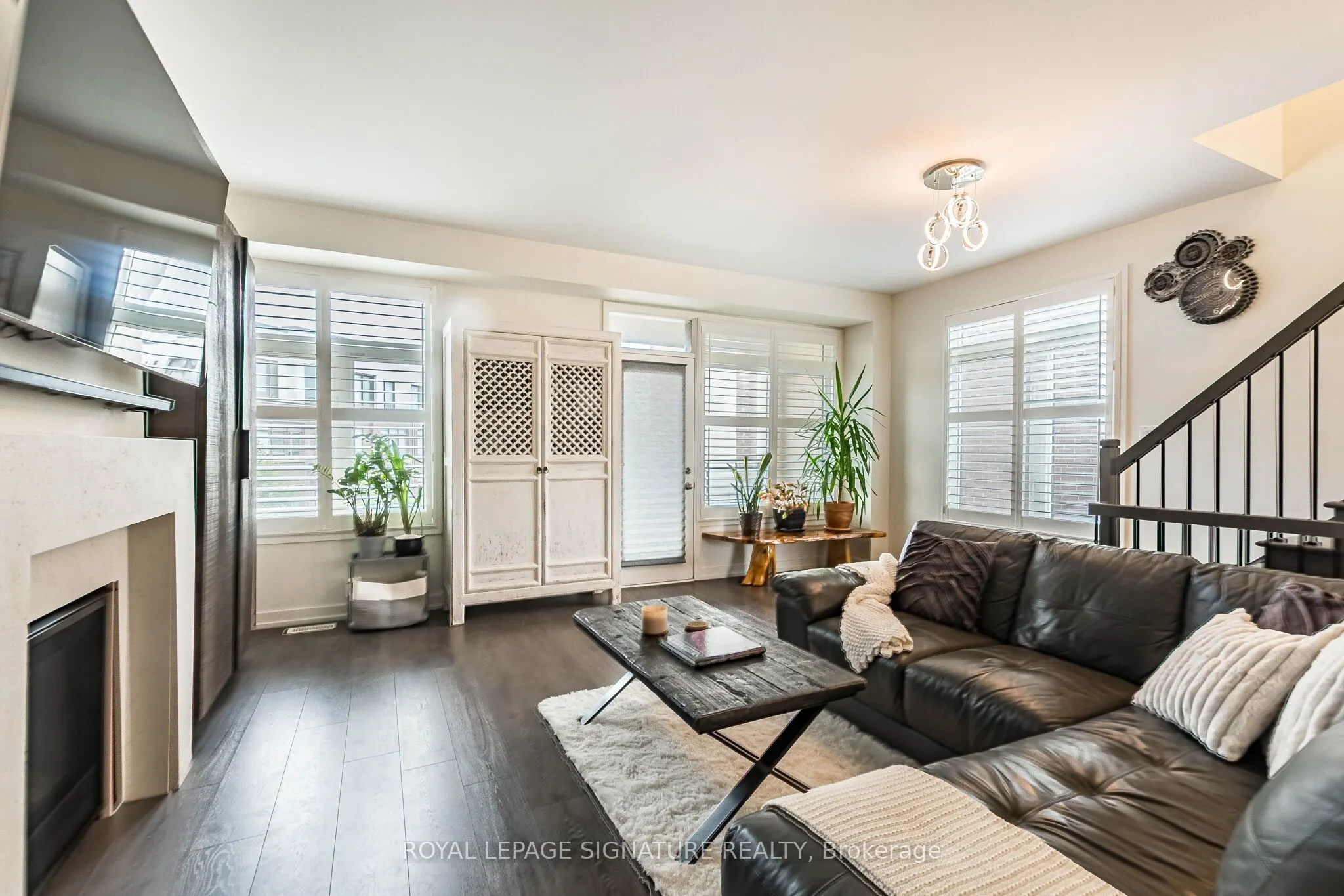 3121 Mintwood Circle