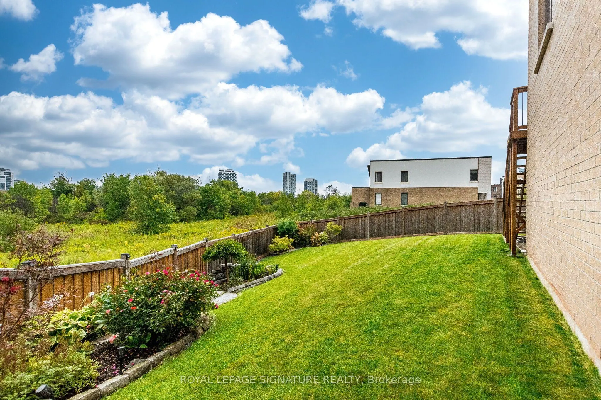 3121 Mintwood Circle