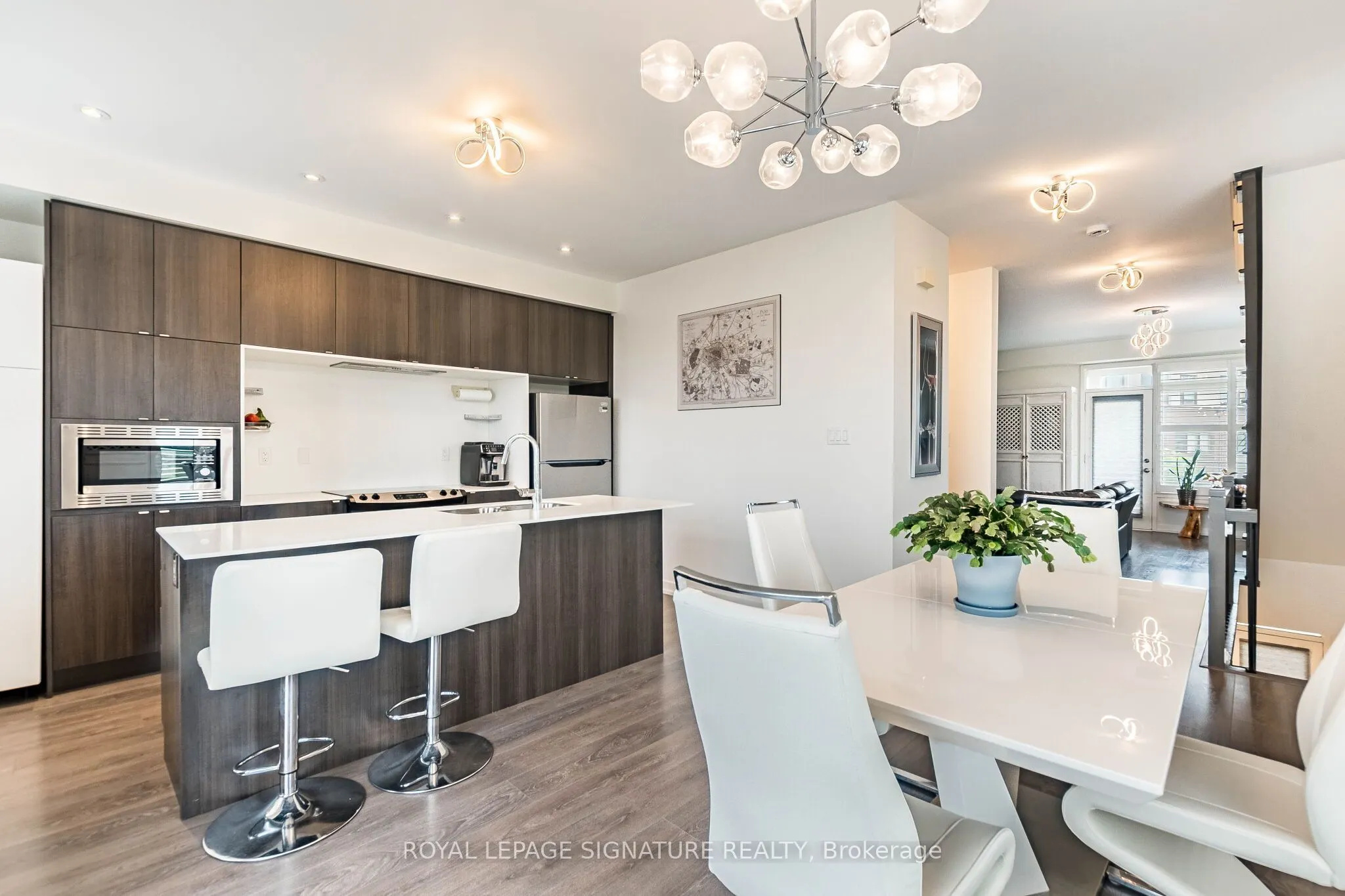 3121 Mintwood Circle