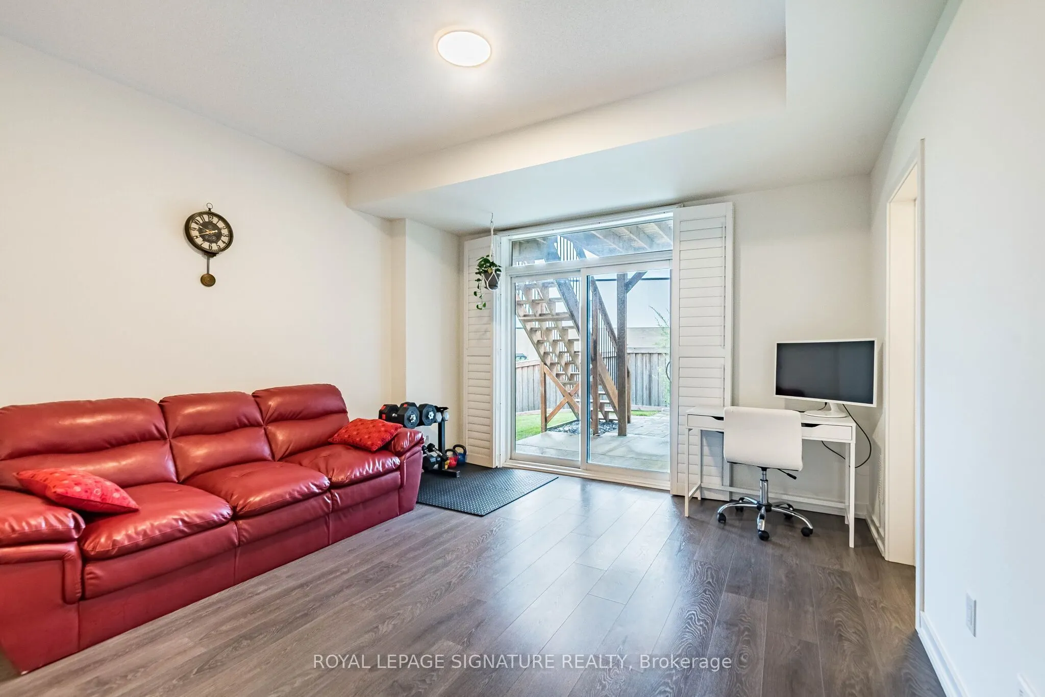 3121 Mintwood Circle