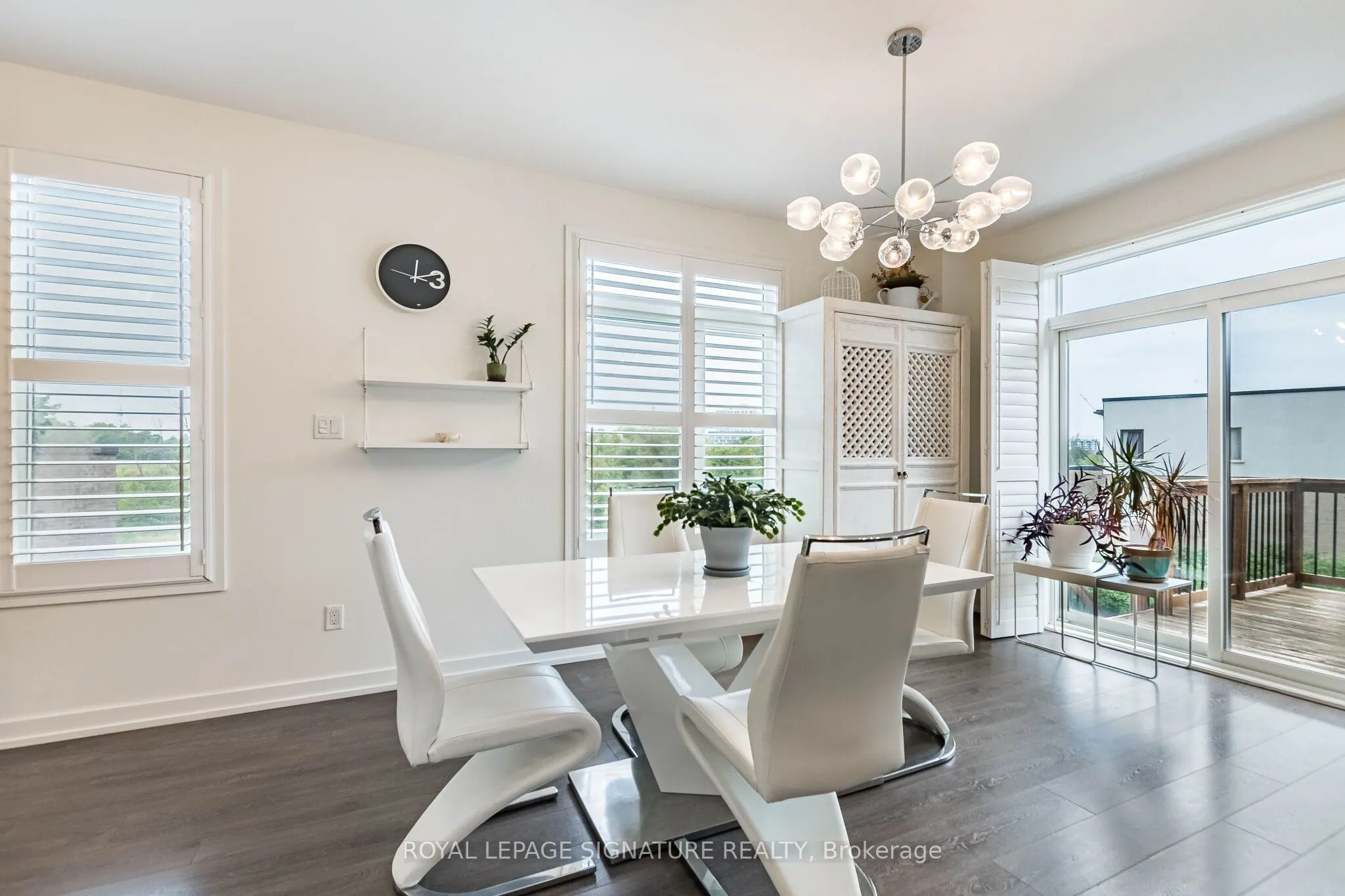3121 Mintwood Circle