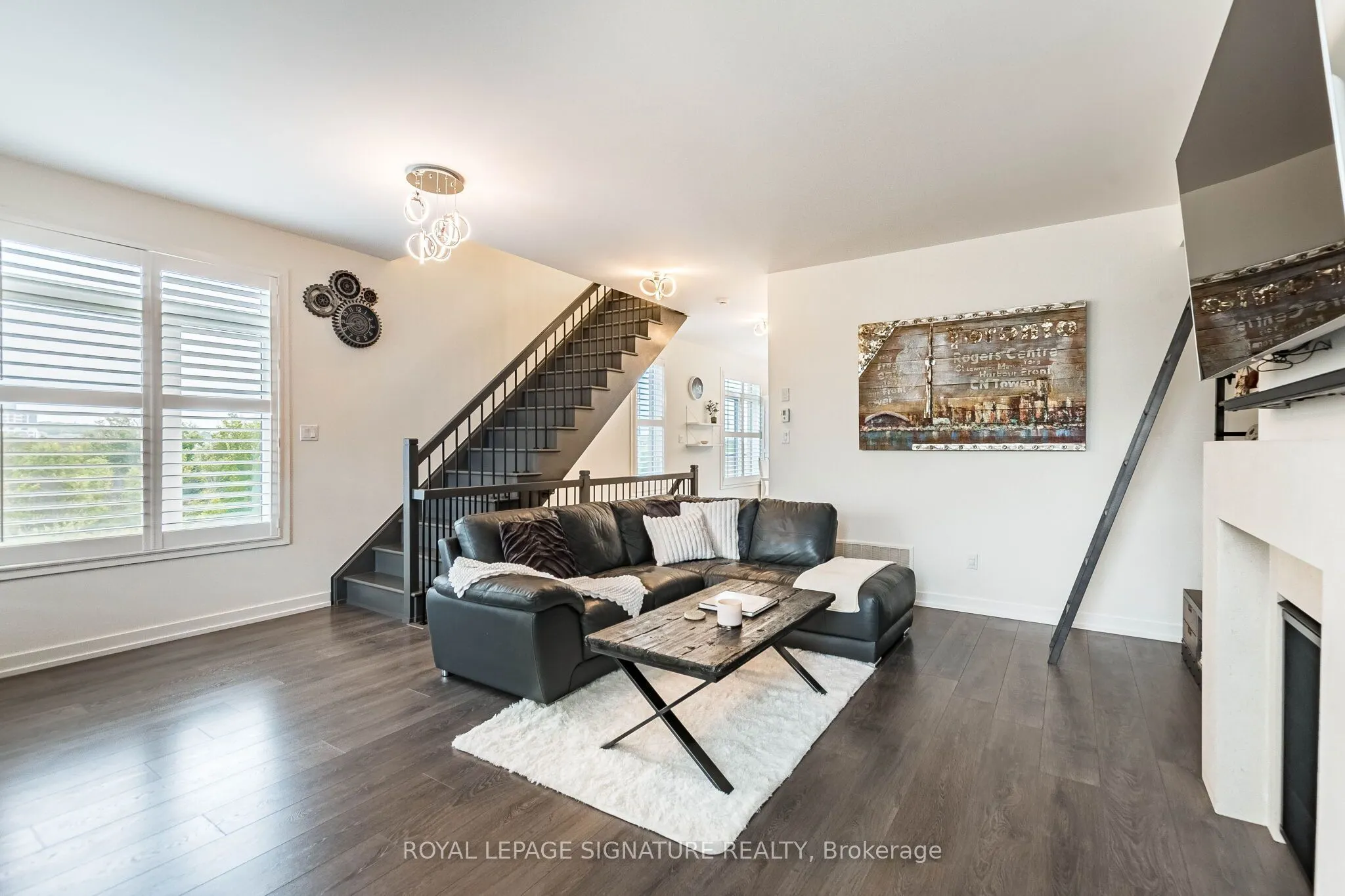 3121 Mintwood Circle