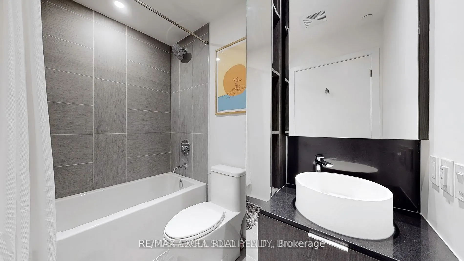 28 Ann Street #716