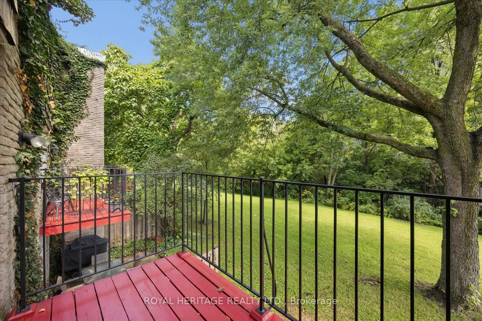 701 Burnhamthorpe Road #105