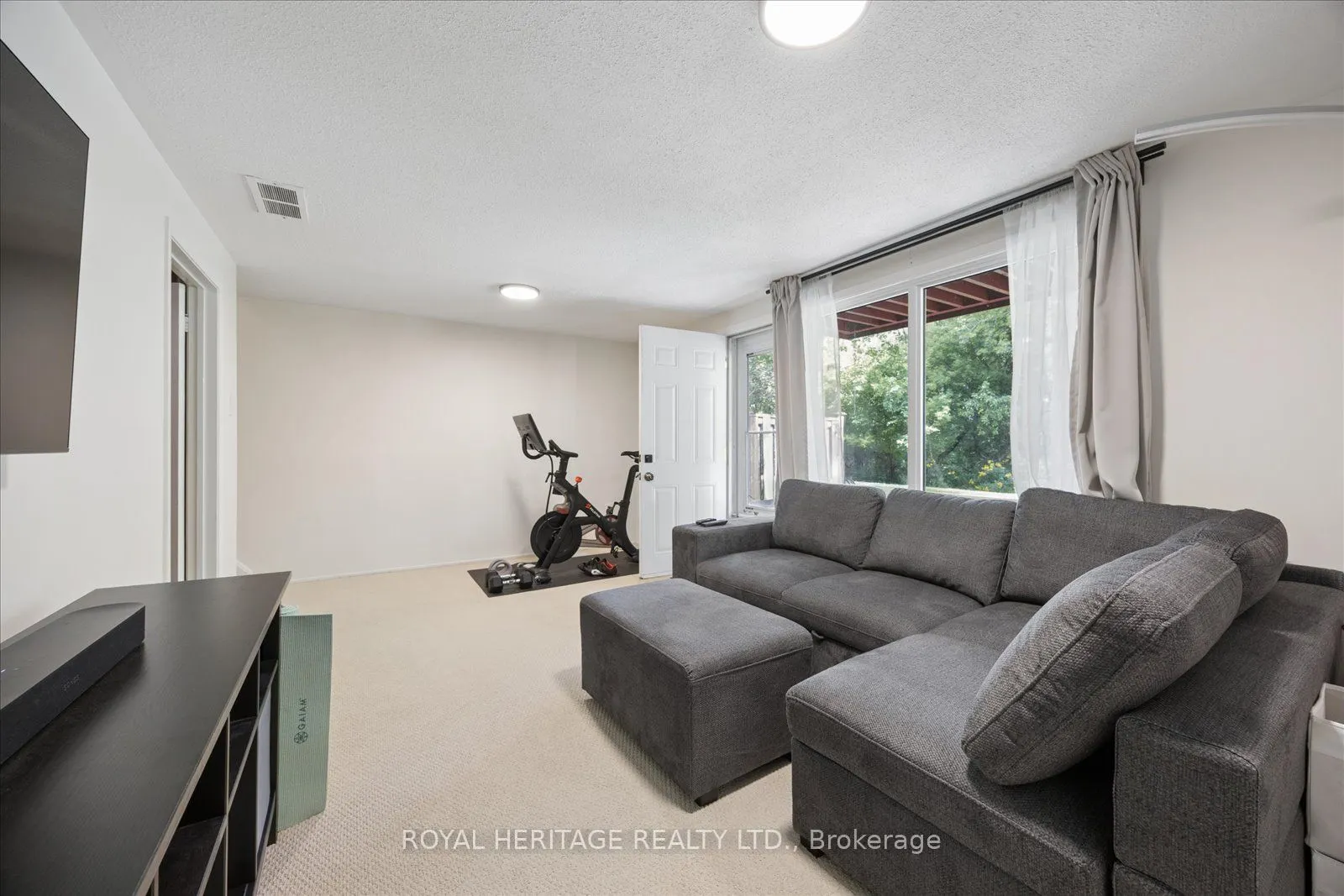 701 Burnhamthorpe Road #105