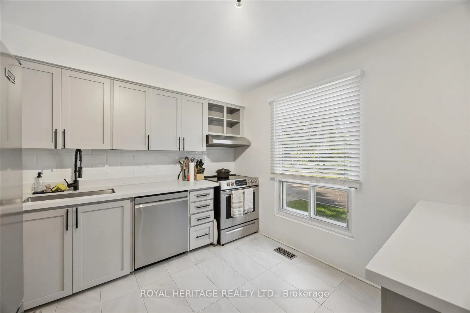 701 Burnhamthorpe Road #105