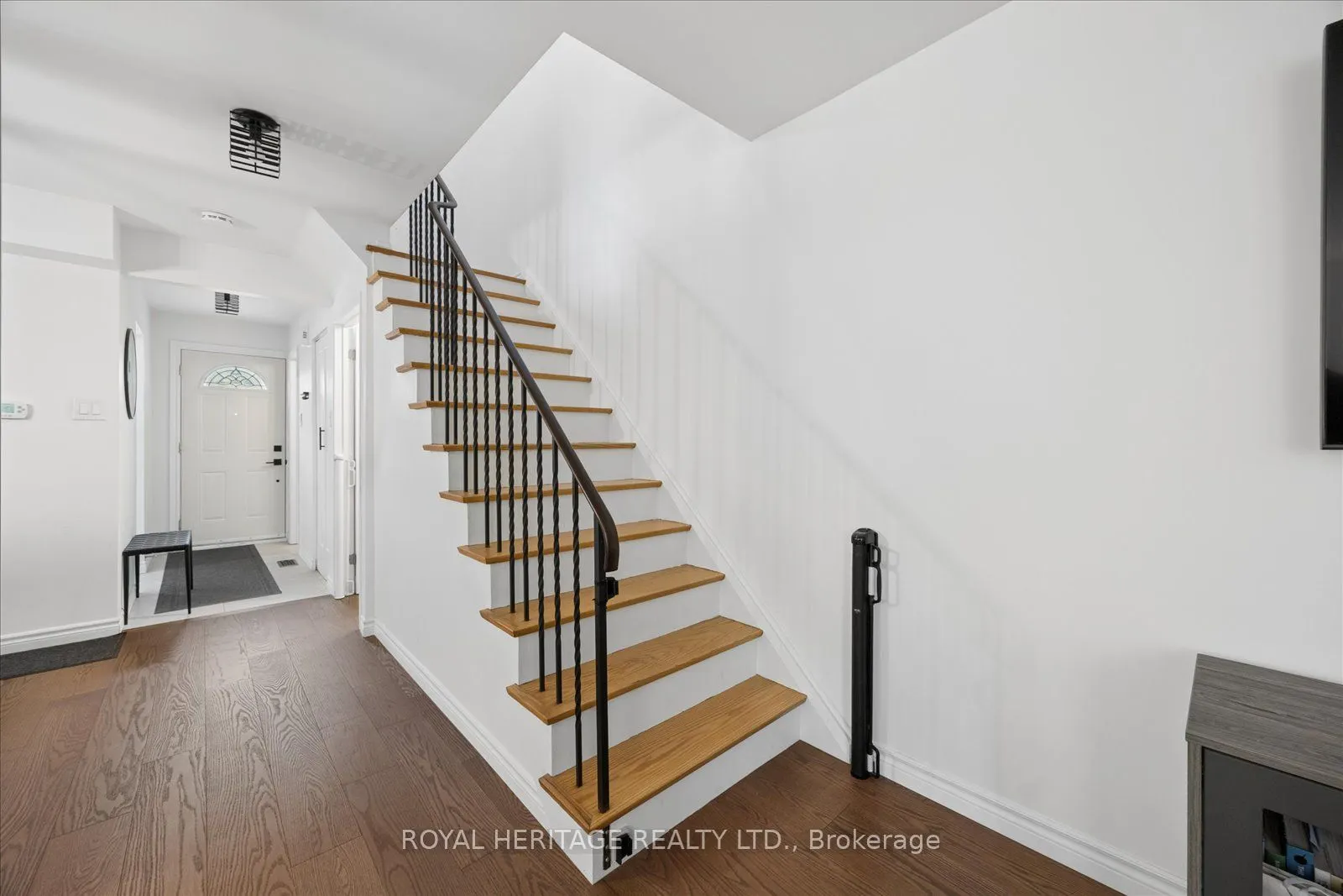 701 Burnhamthorpe Road #105