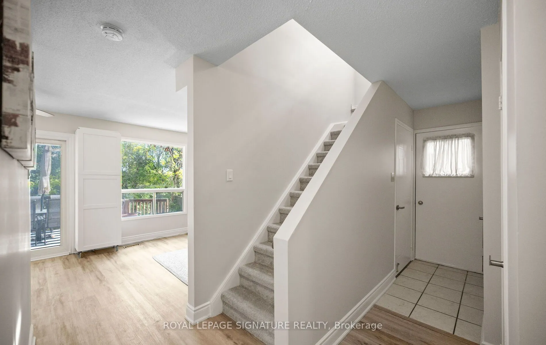 2092 Hunt Crescent