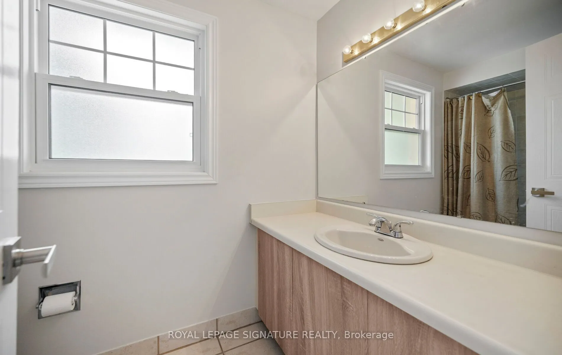 2092 Hunt Crescent