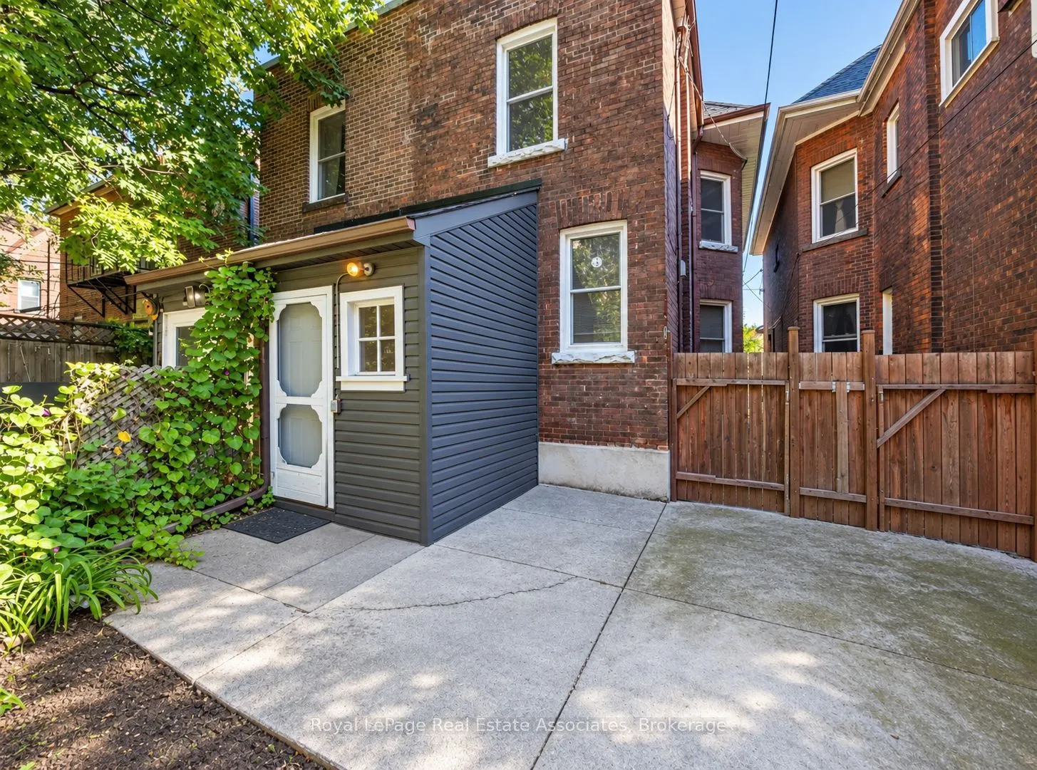 132 Close Avenue