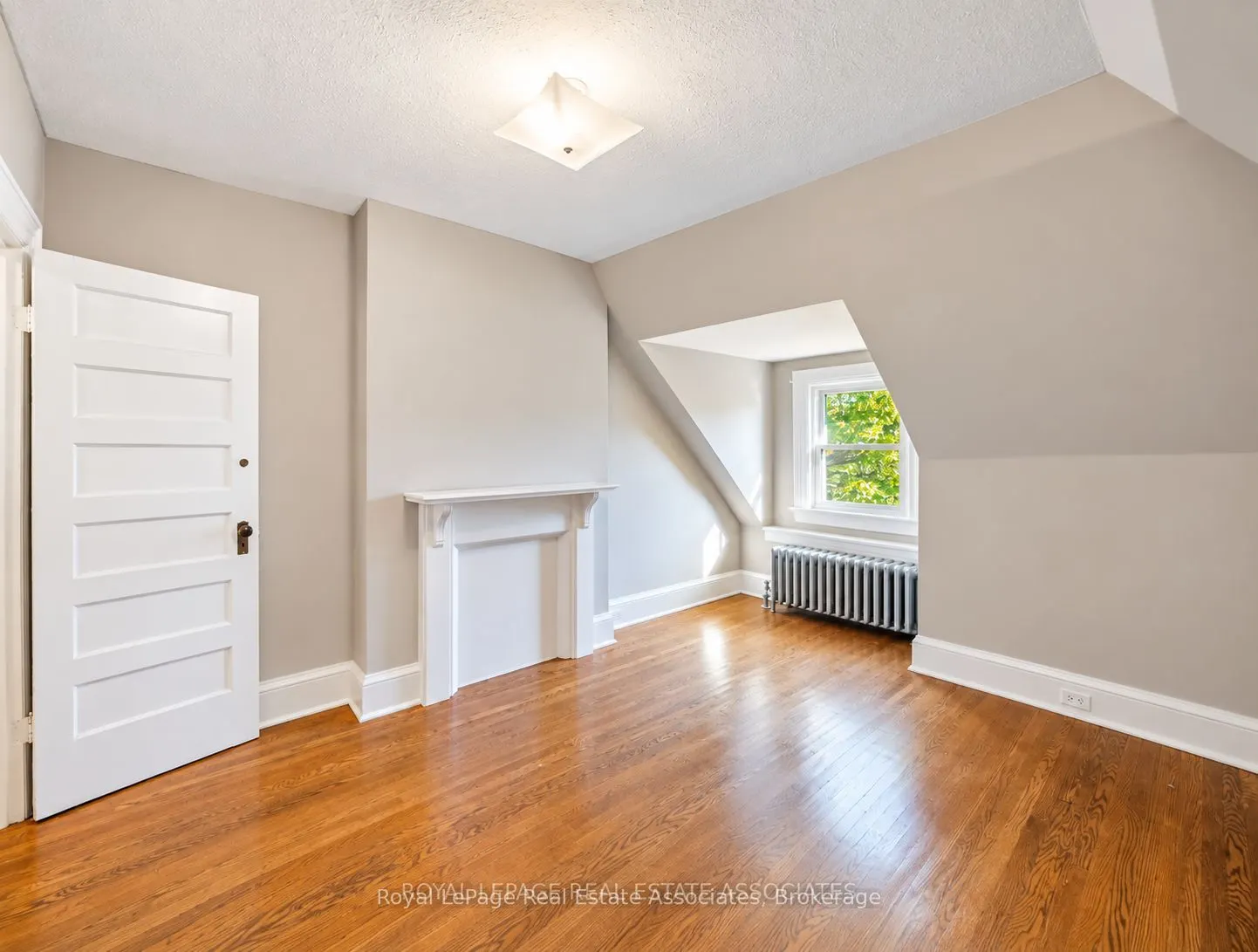 132 Close Avenue