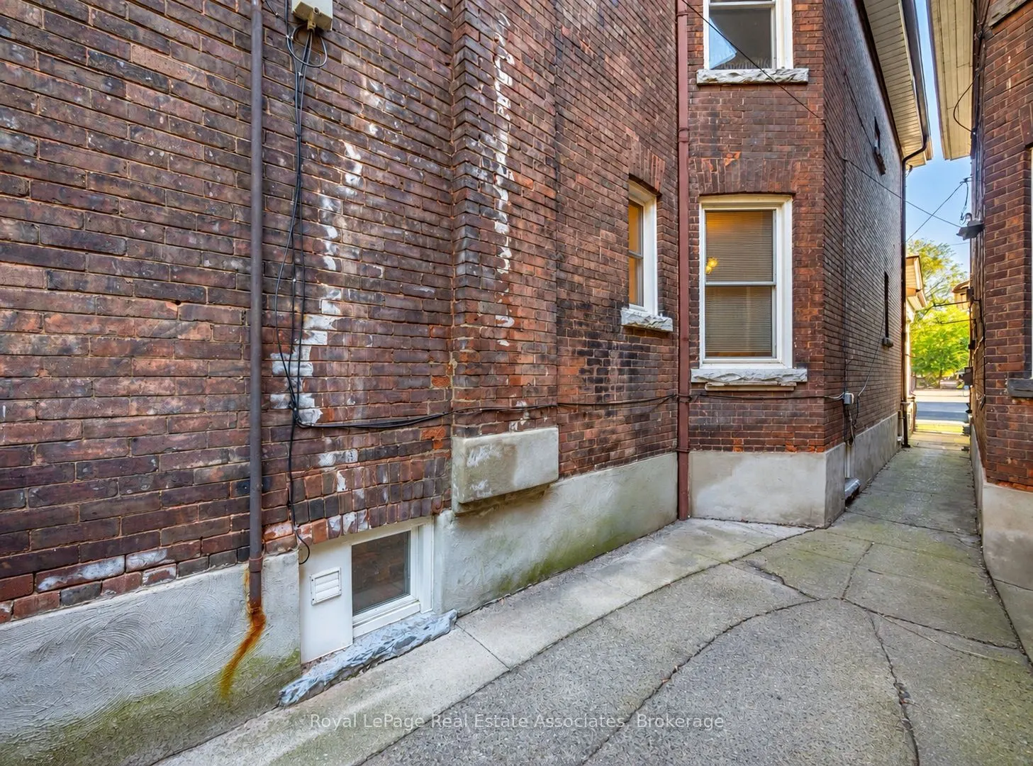 132 Close Avenue