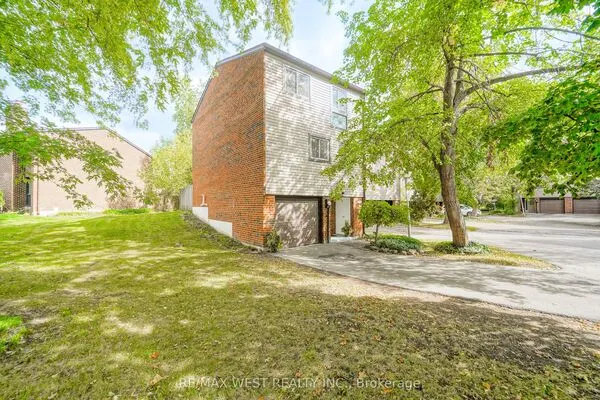 250 Satok Crescent