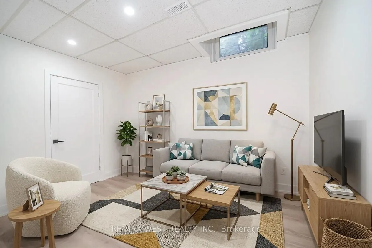 250 Satok Crescent #36