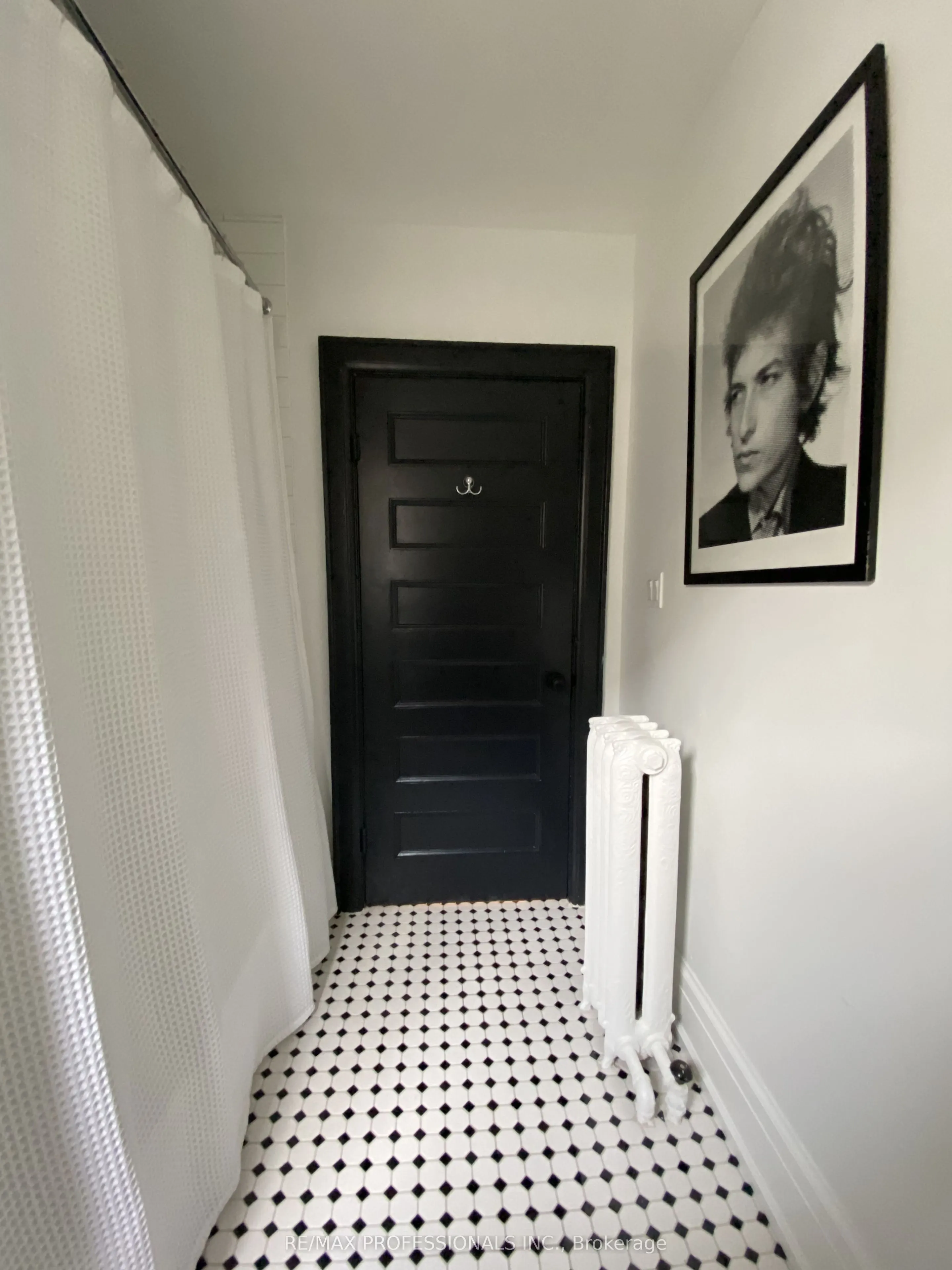 124 Close Avenue