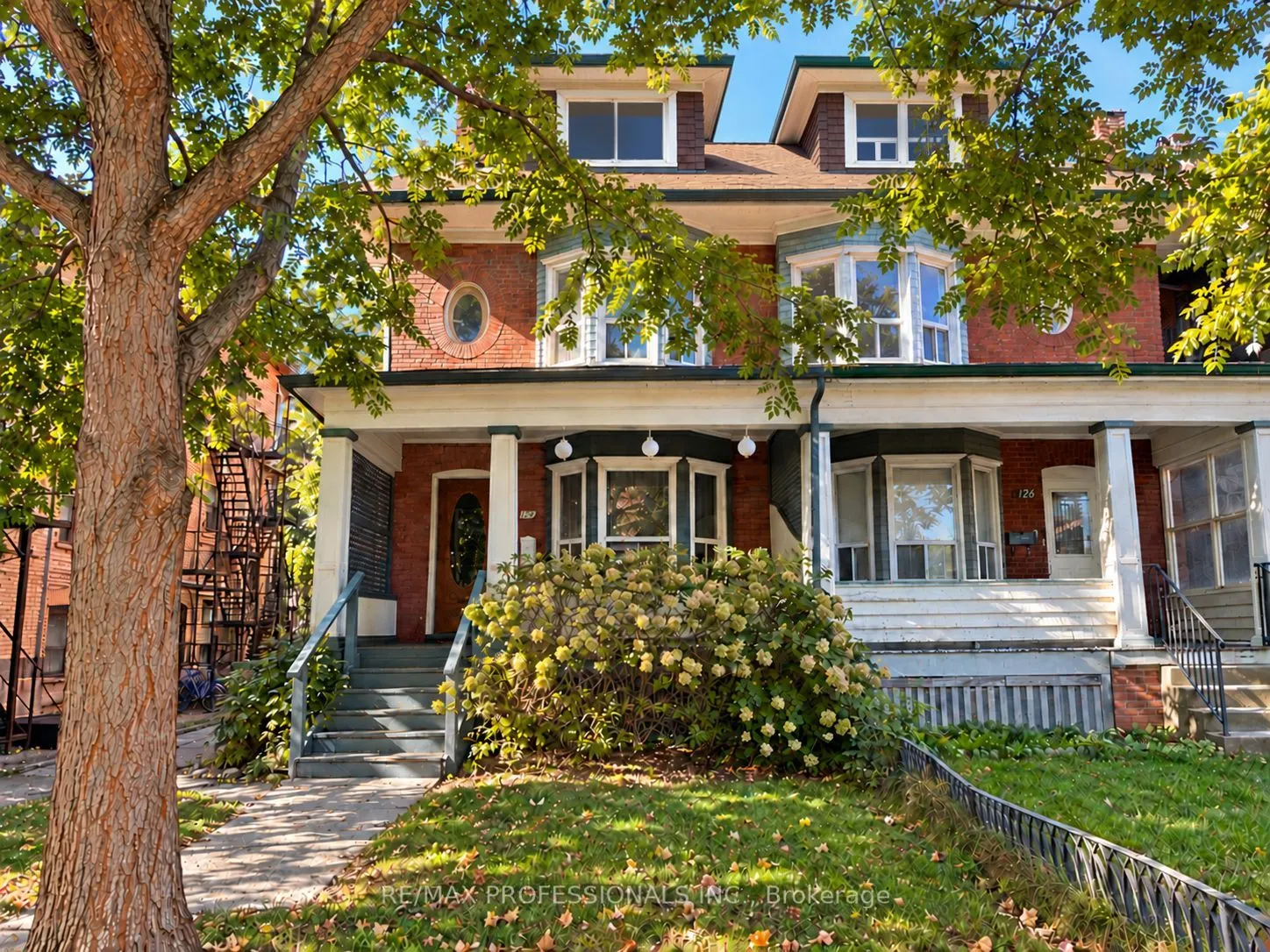 124 Close Avenue