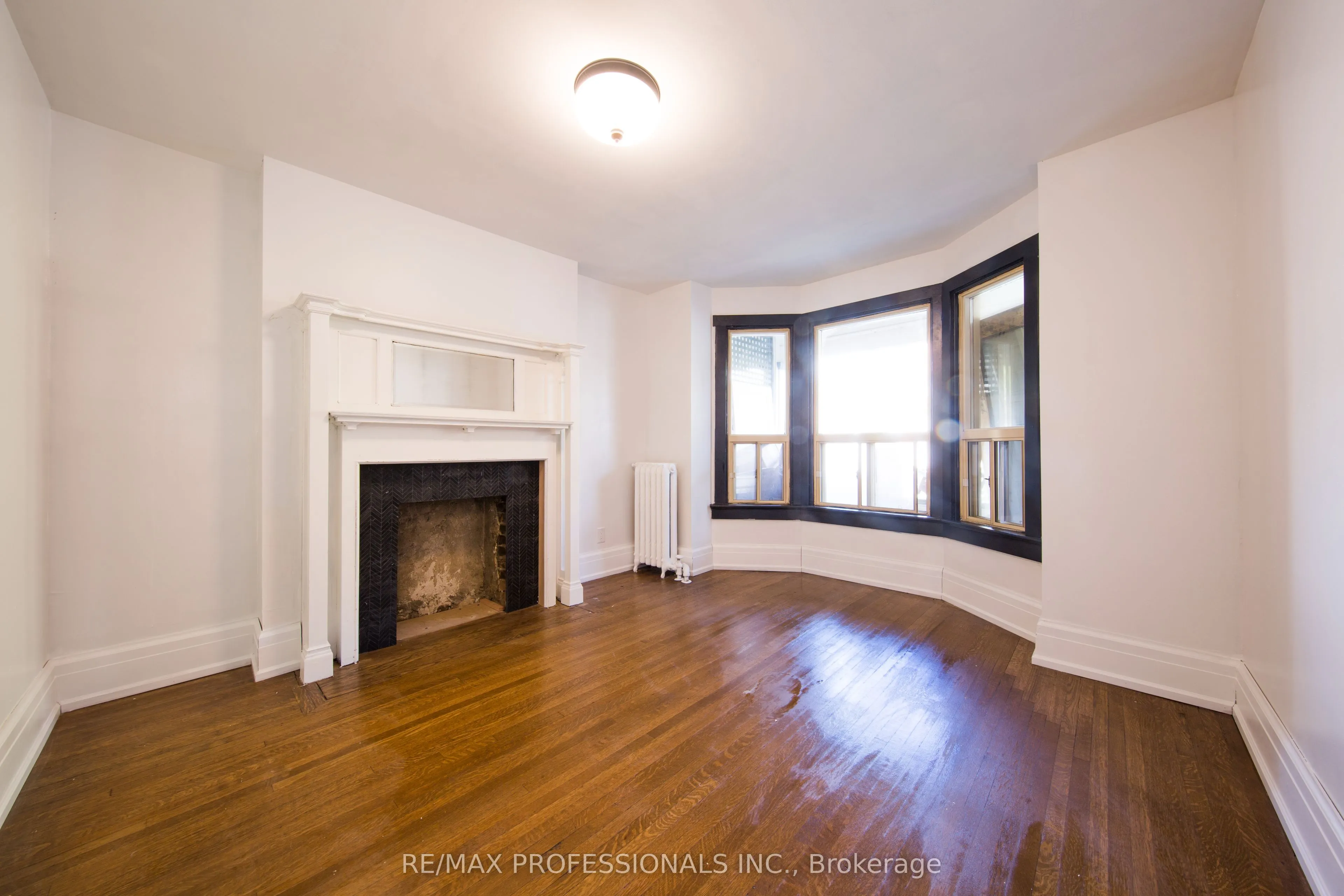 124 Close Avenue