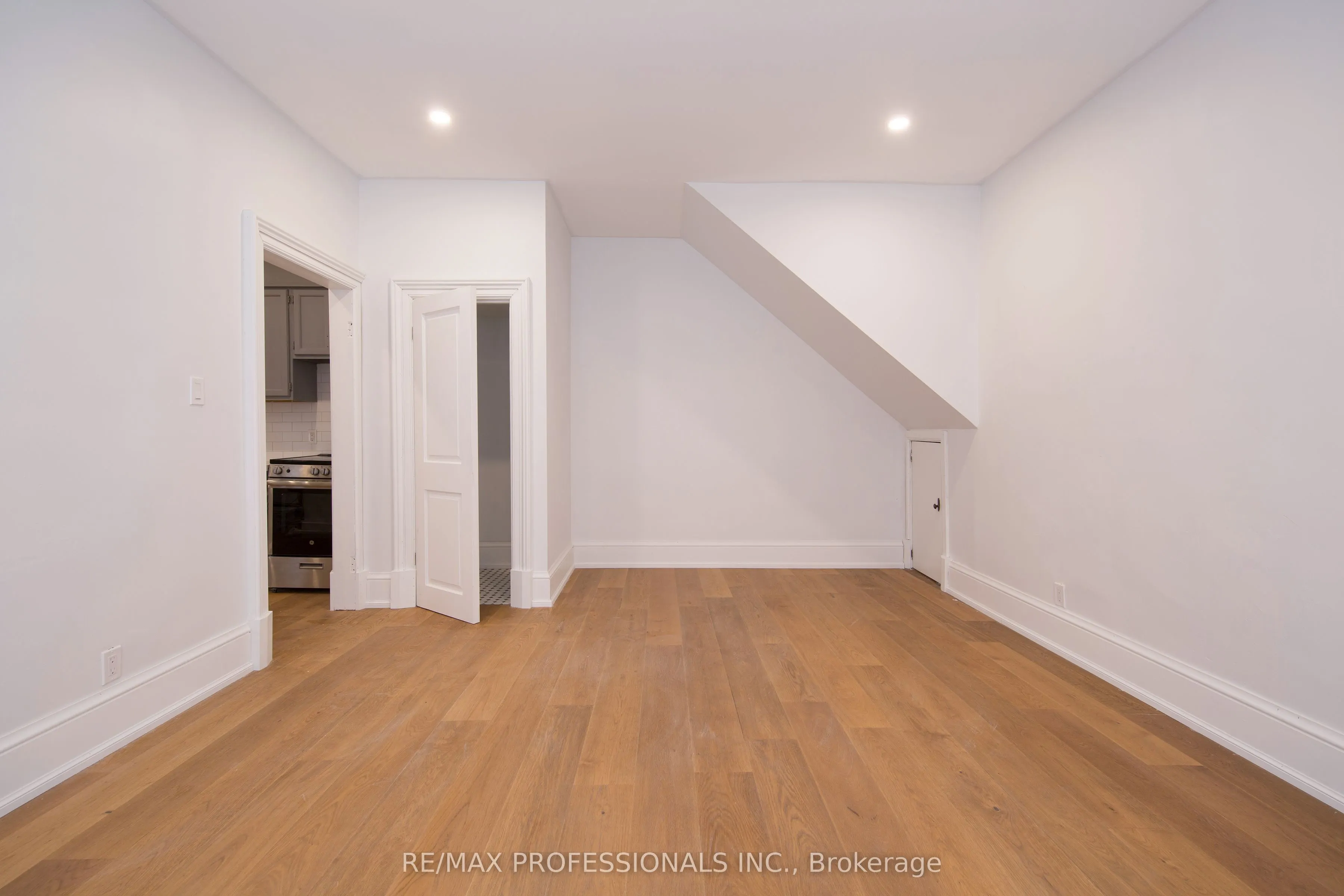 124 Close Avenue
