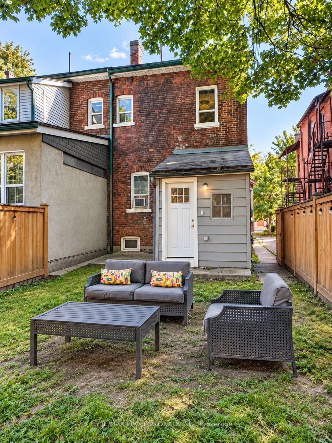 124 Close Avenue