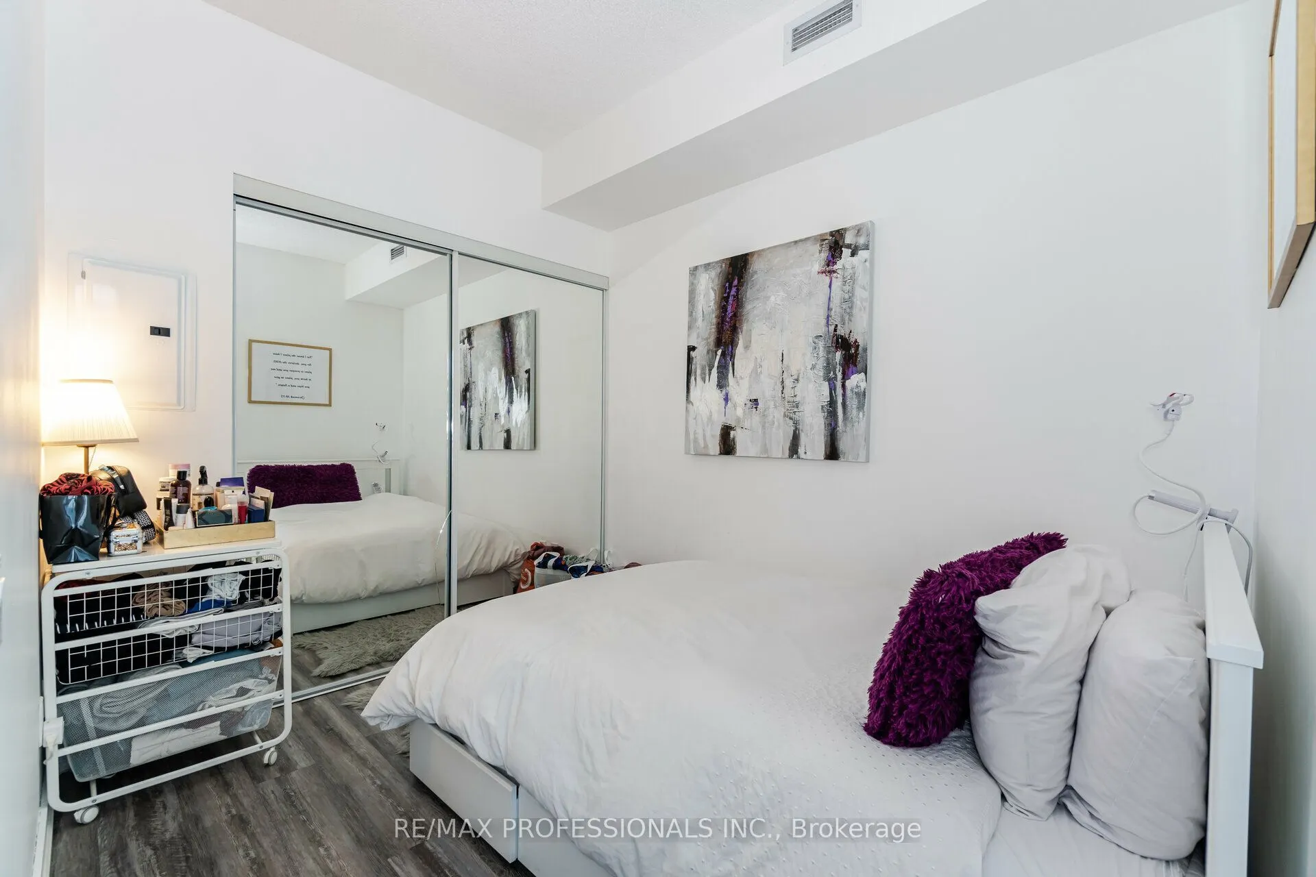 103 The Queensway Avenue #810