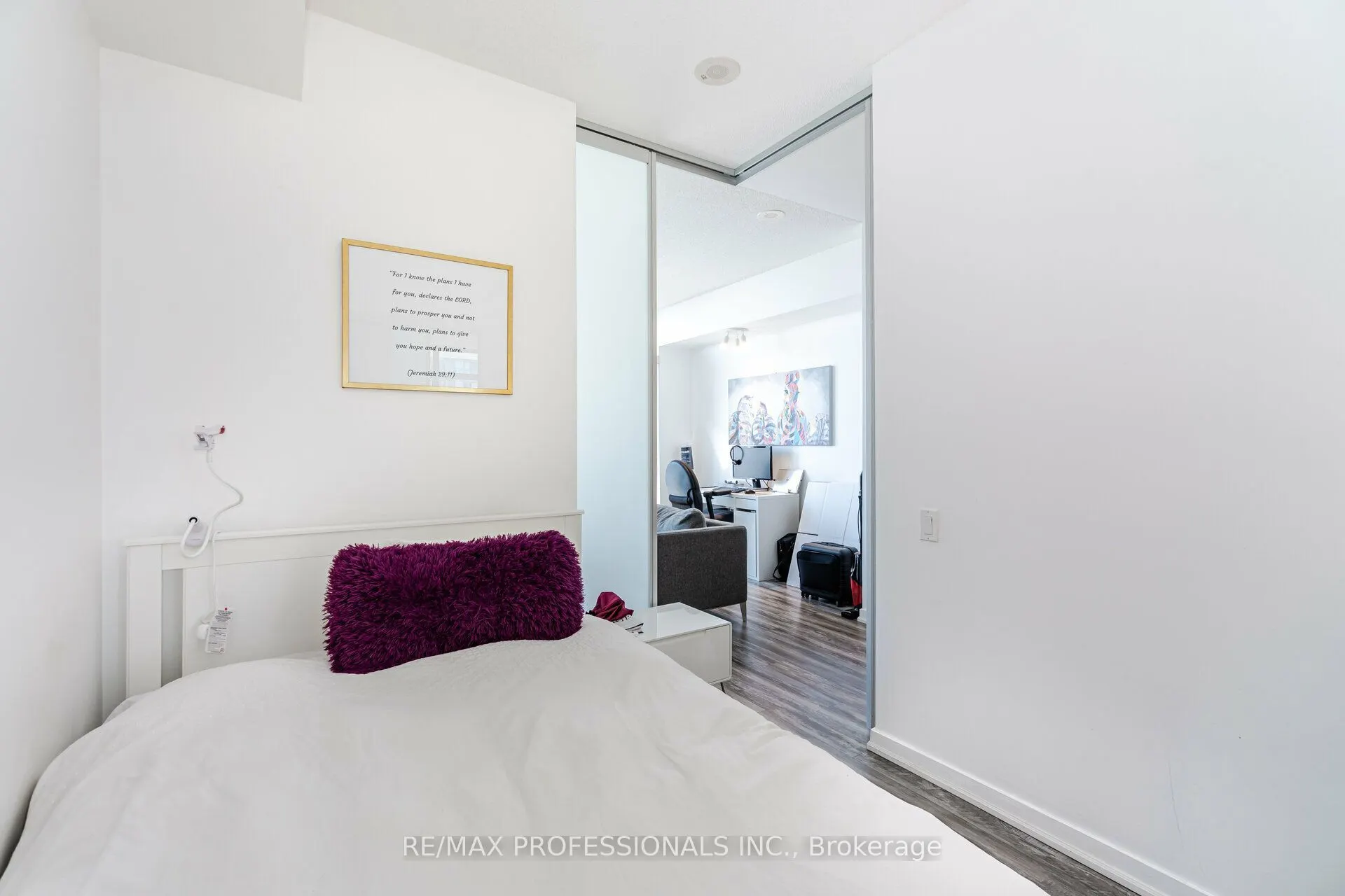 103 The Queensway Avenue #810
