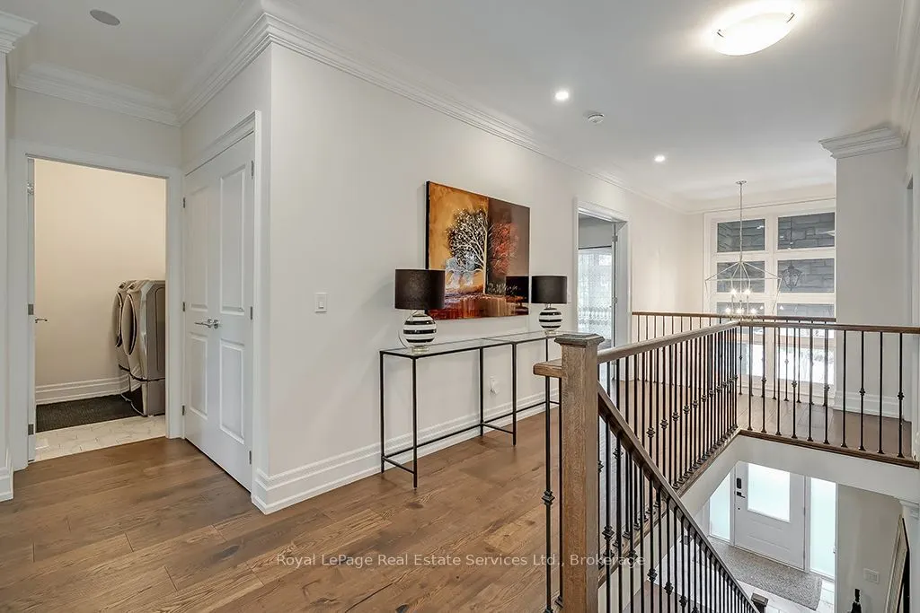 124 Paliser Court