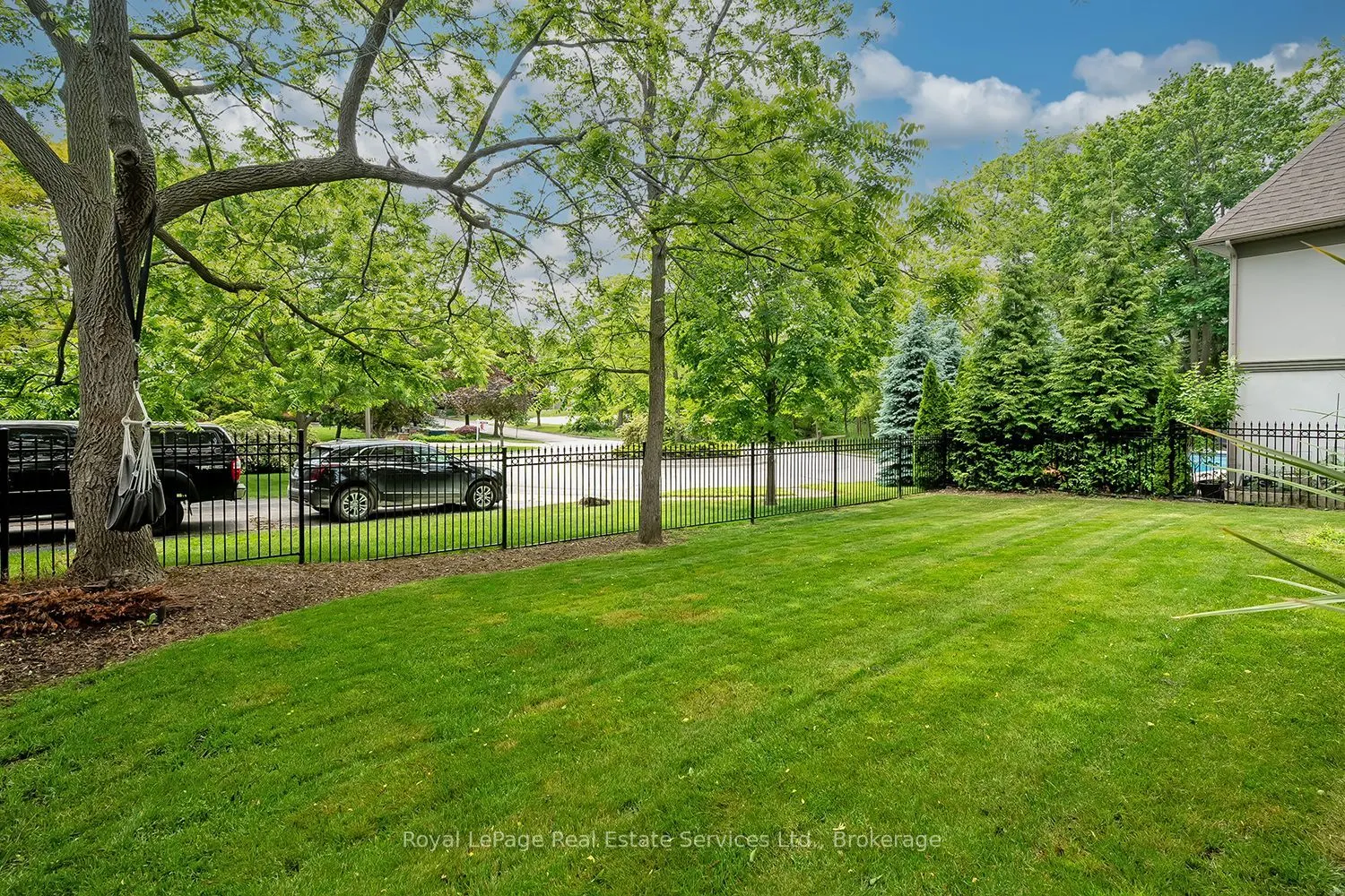124 Paliser Court