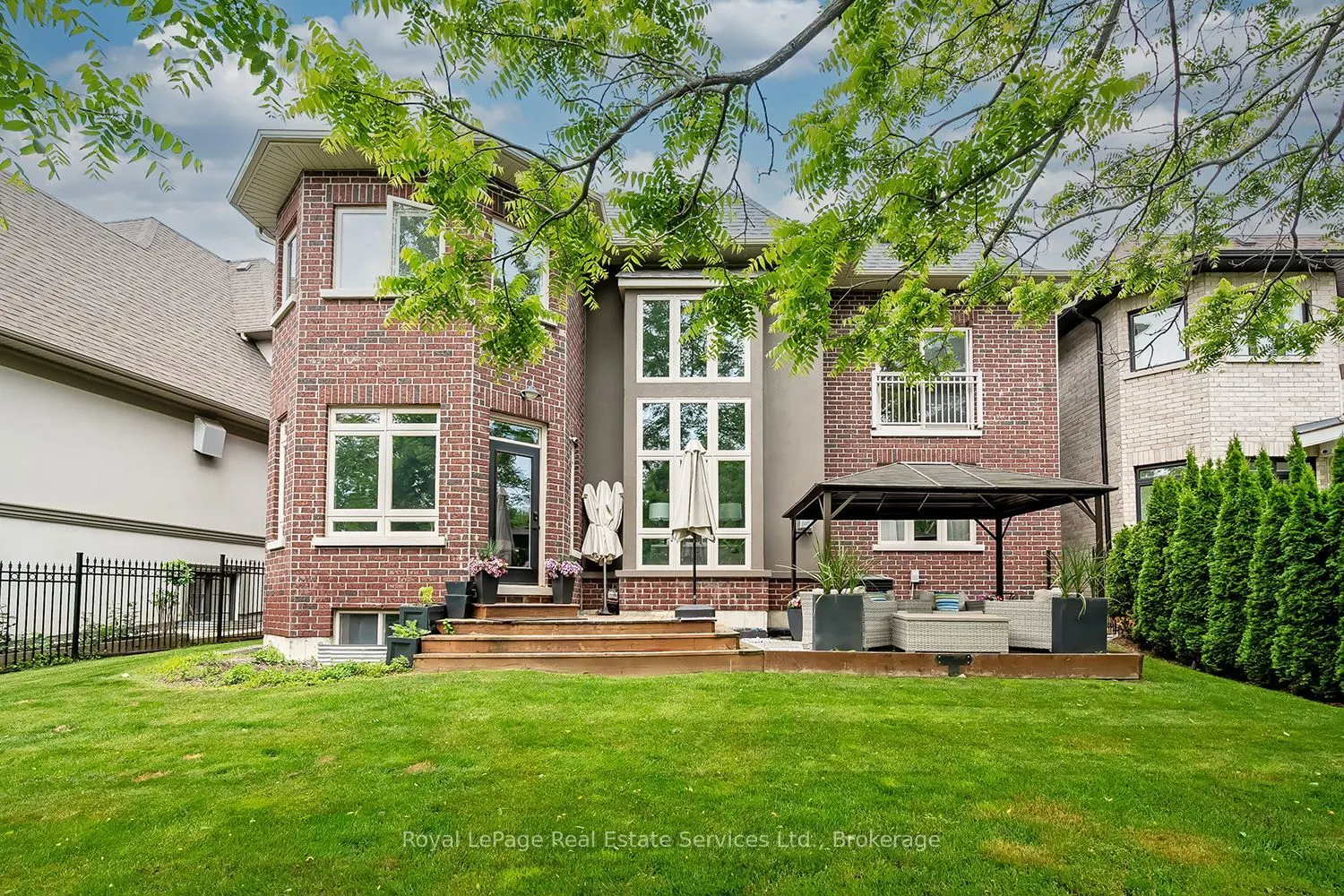 124 Paliser Court
