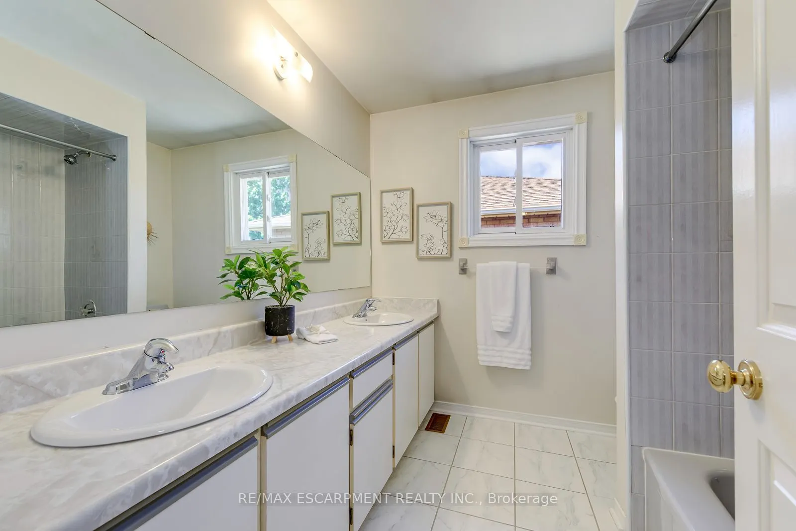 2442 Wynten Way