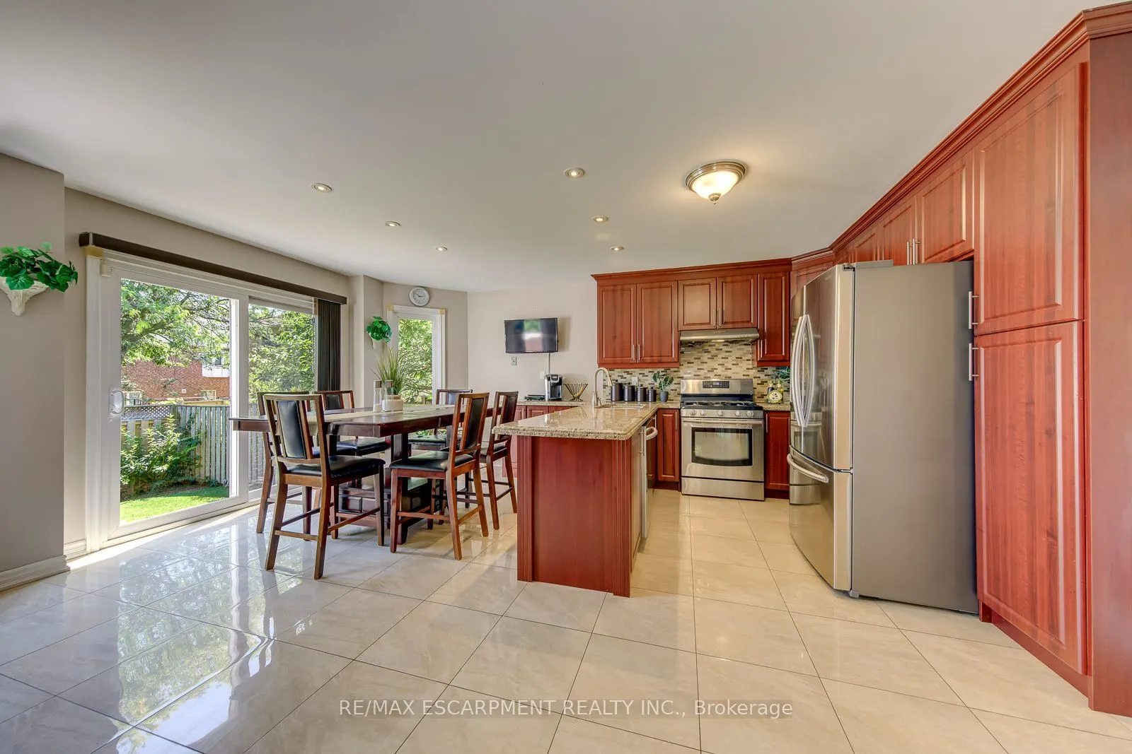 2442 Wynten Way