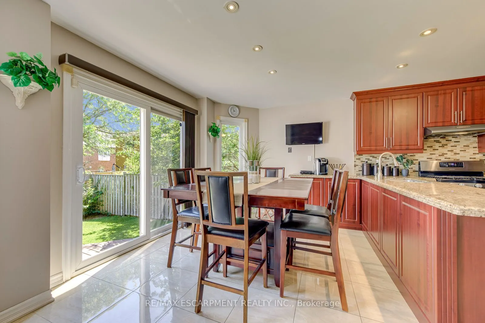 2442 Wynten Way