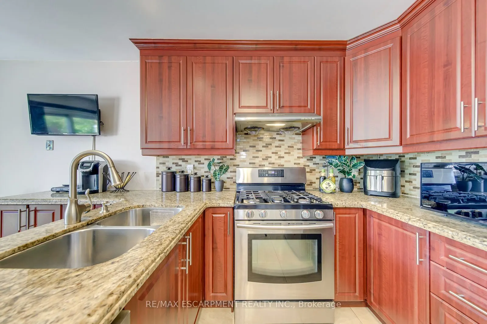 2442 Wynten Way
