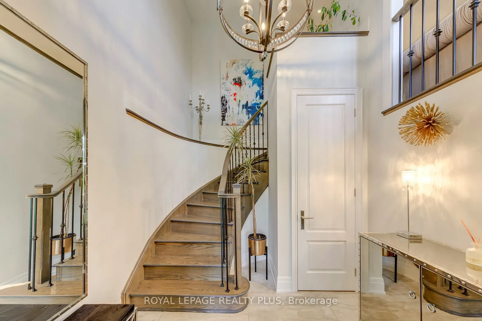 221 Hanover Street