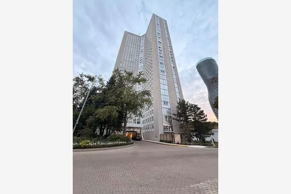 3650 Kaneff Crescent