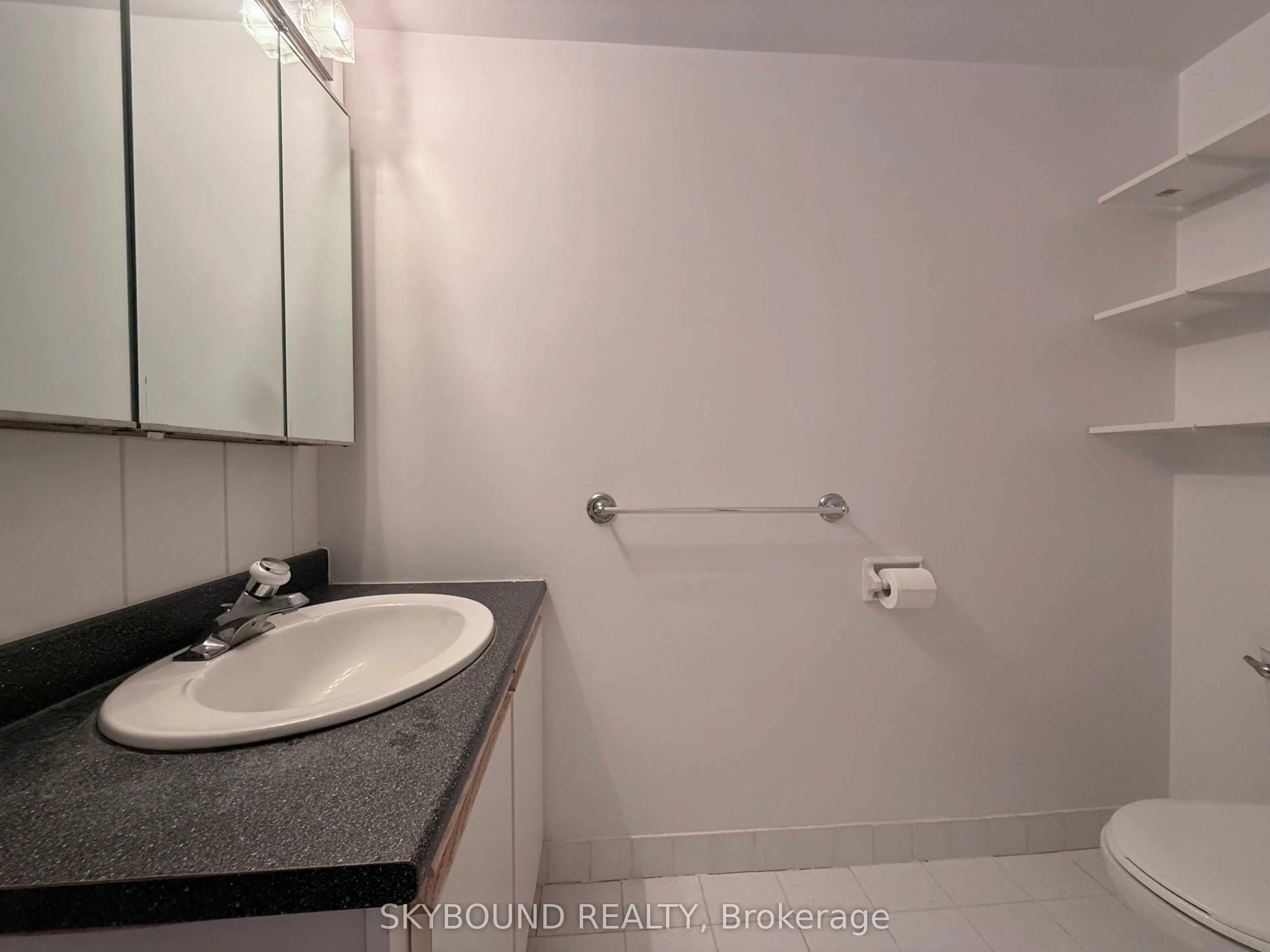 3650 Kaneff Crescent #3106